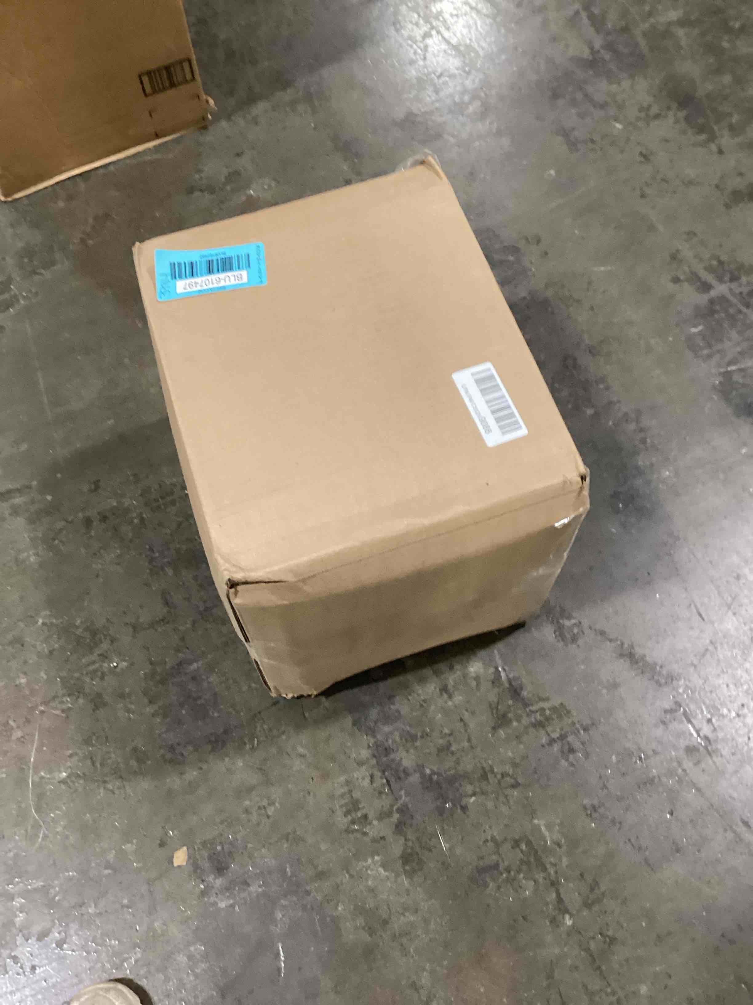 https://s3.amazonaws.com/lotting-images-prod/bidfta/BLU6107497_1716487097901.jpeg