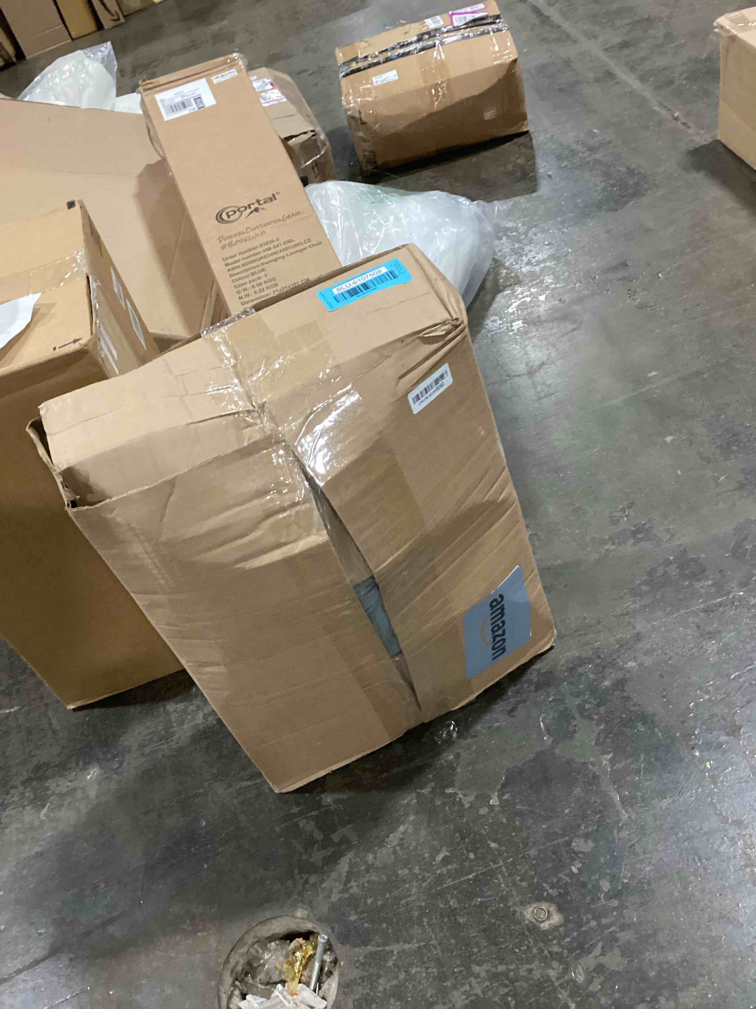 https://s3.amazonaws.com/lotting-images-prod/bidfta/BLU6107508_1716484730948.jpeg