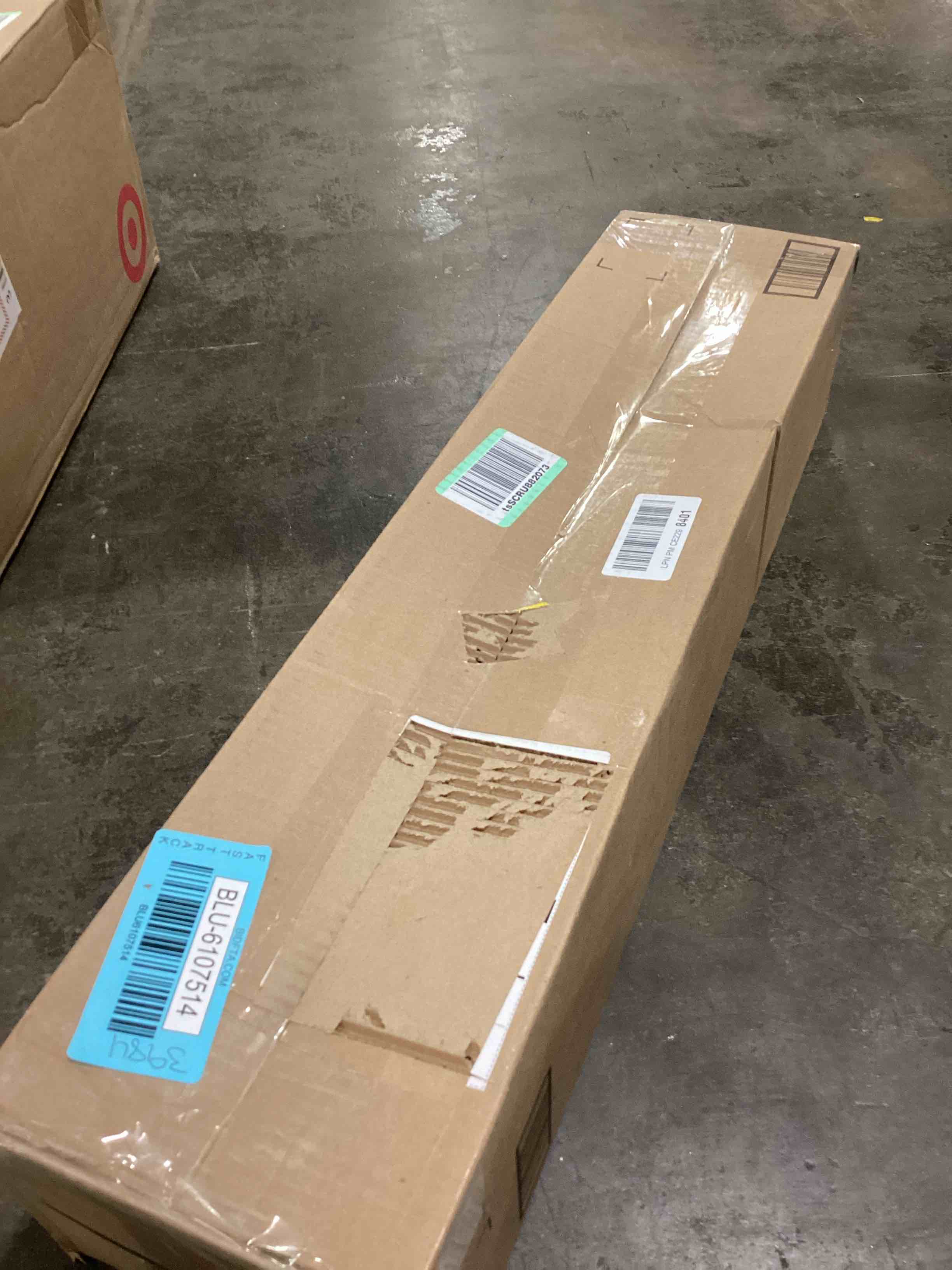 https://s3.amazonaws.com/lotting-images-prod/bidfta/BLU6107514_1716483595262.jpeg