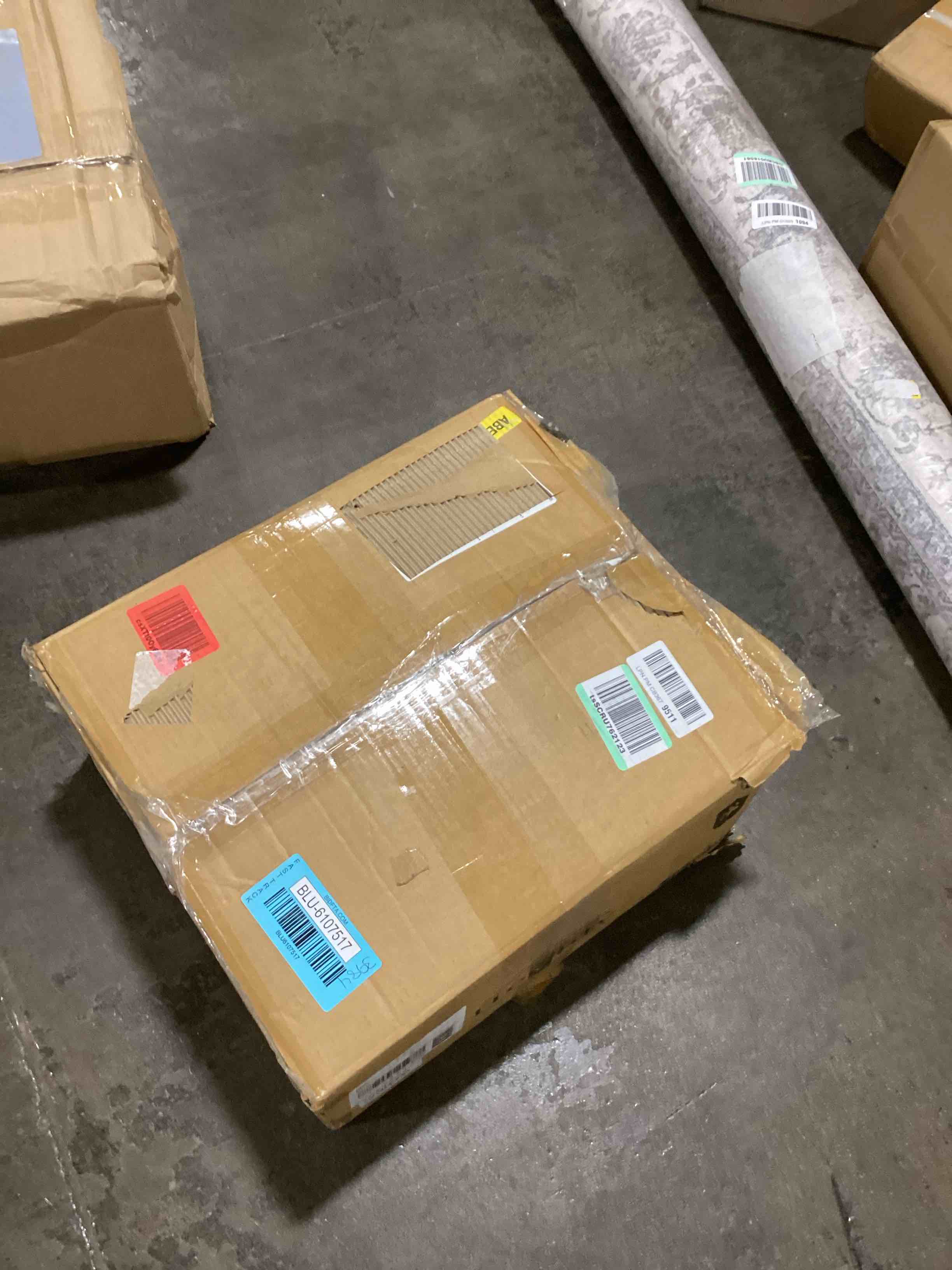 https://s3.amazonaws.com/lotting-images-prod/bidfta/BLU6107517_1716482858299.jpeg