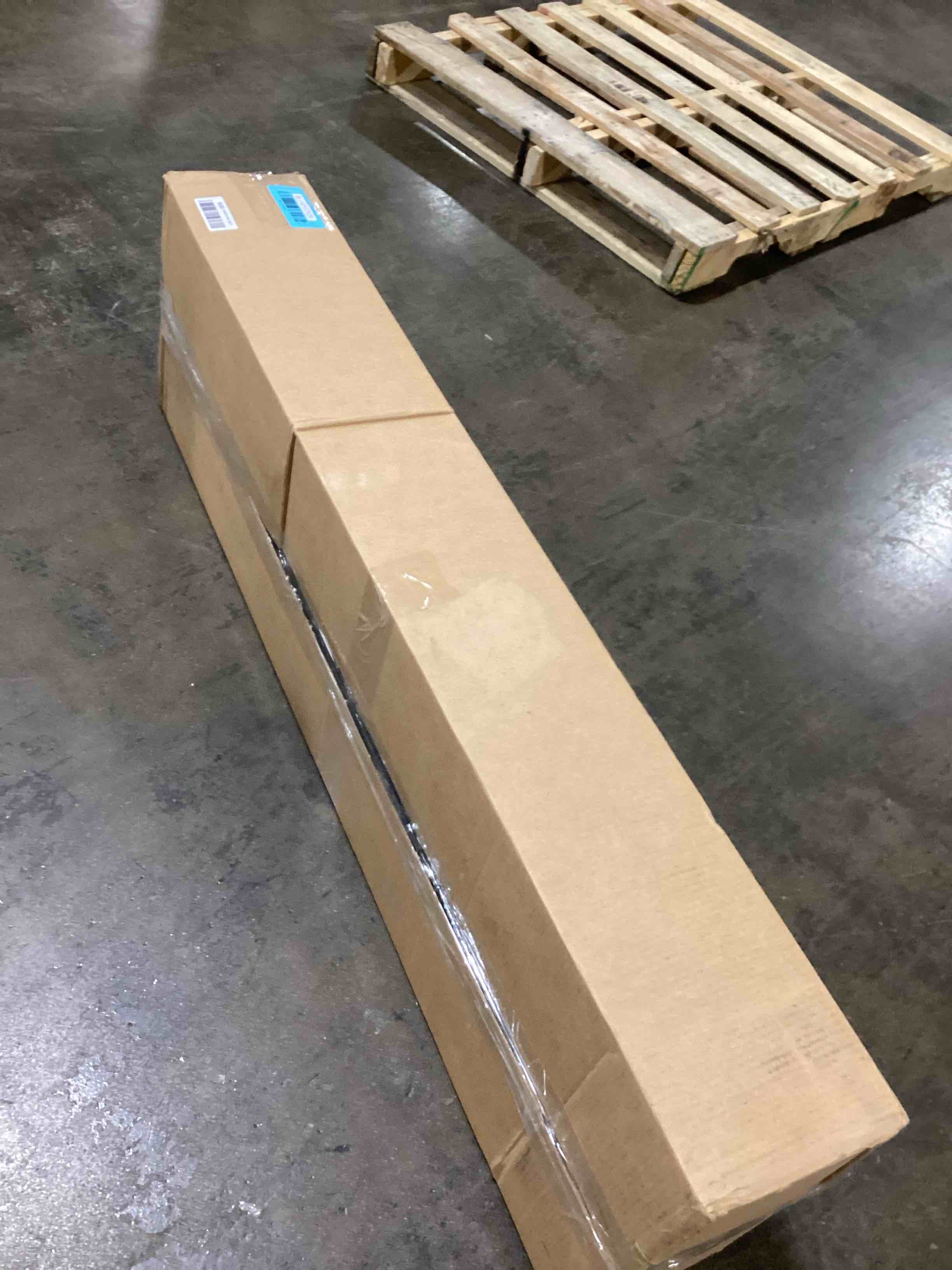 https://s3.amazonaws.com/lotting-images-prod/bidfta/BLU6107526_1716479120008.jpeg