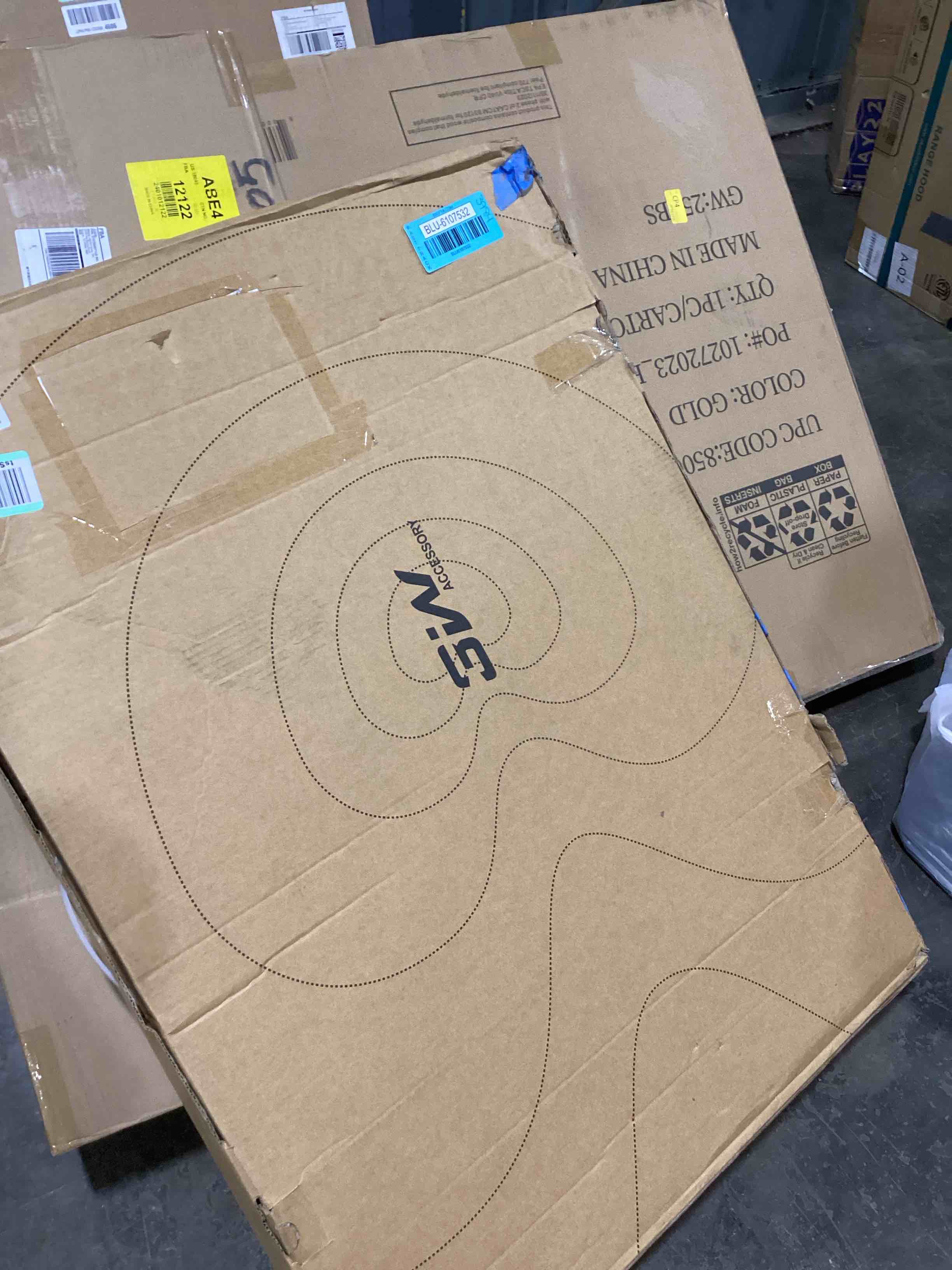https://s3.amazonaws.com/lotting-images-prod/bidfta/BLU6107532_1716490942655.jpeg