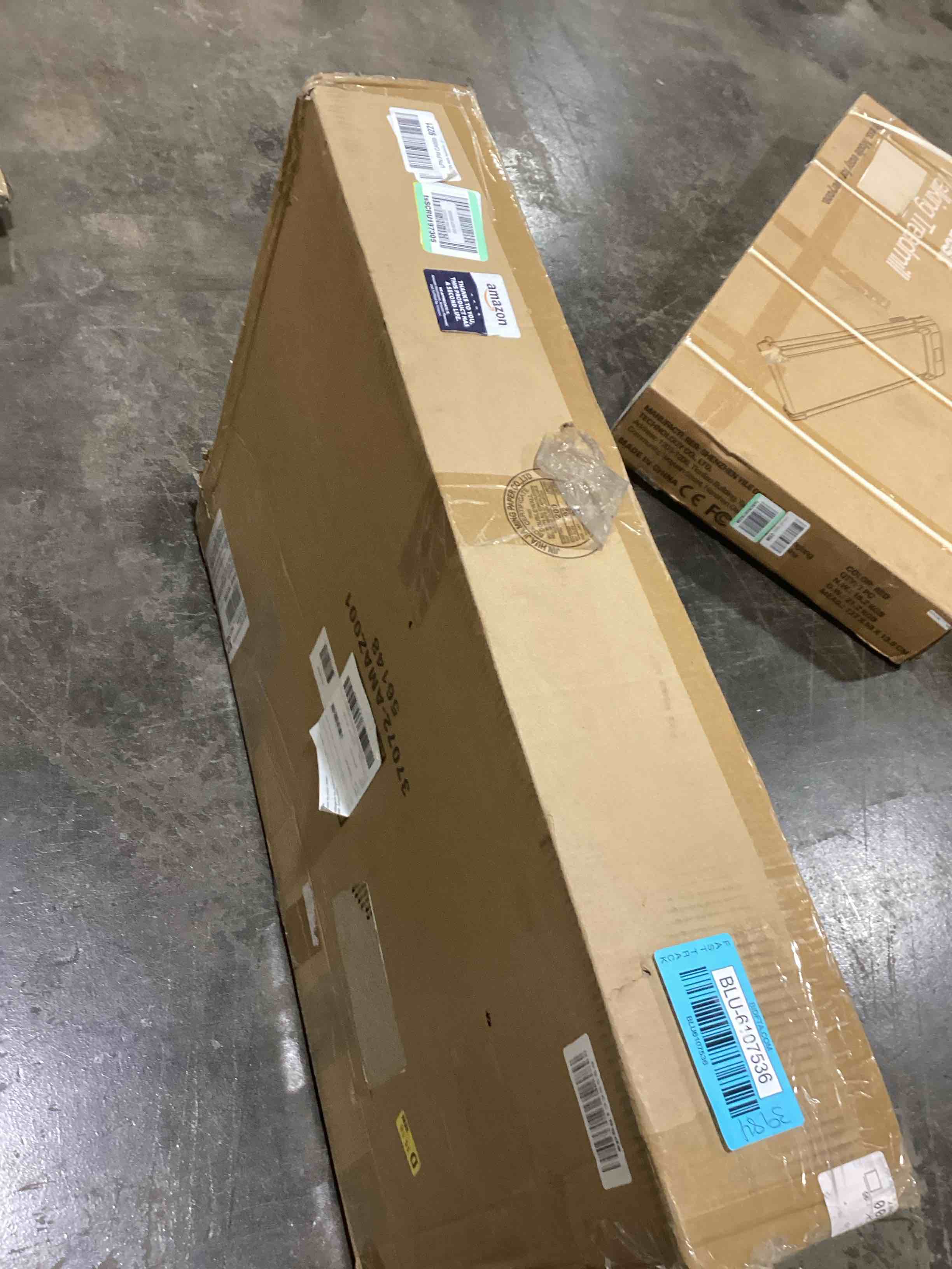 https://s3.amazonaws.com/lotting-images-prod/bidfta/BLU6107536_1716490371117.jpeg