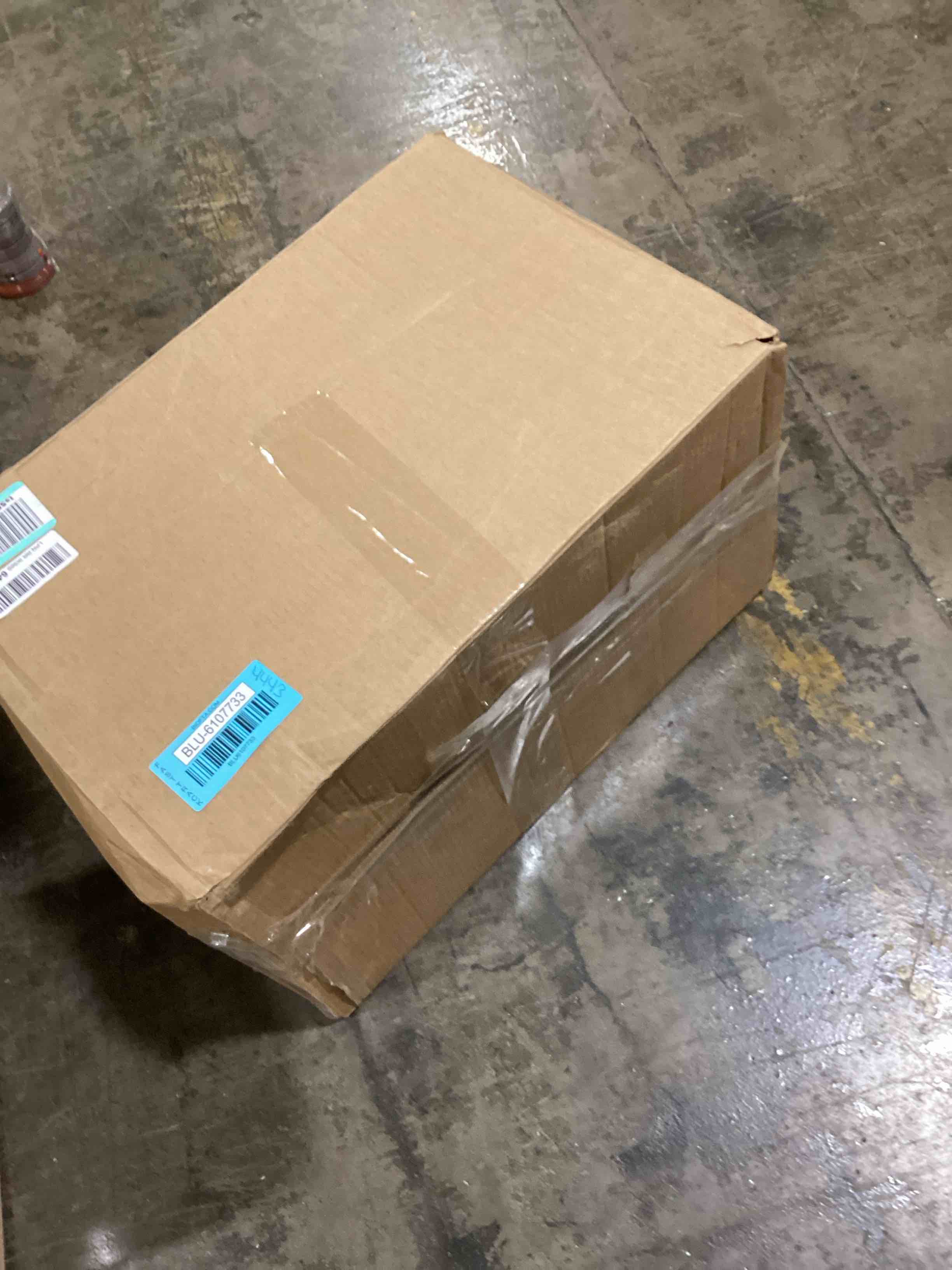 https://s3.amazonaws.com/lotting-images-prod/bidfta/BLU6107733_1718139791329.jpeg