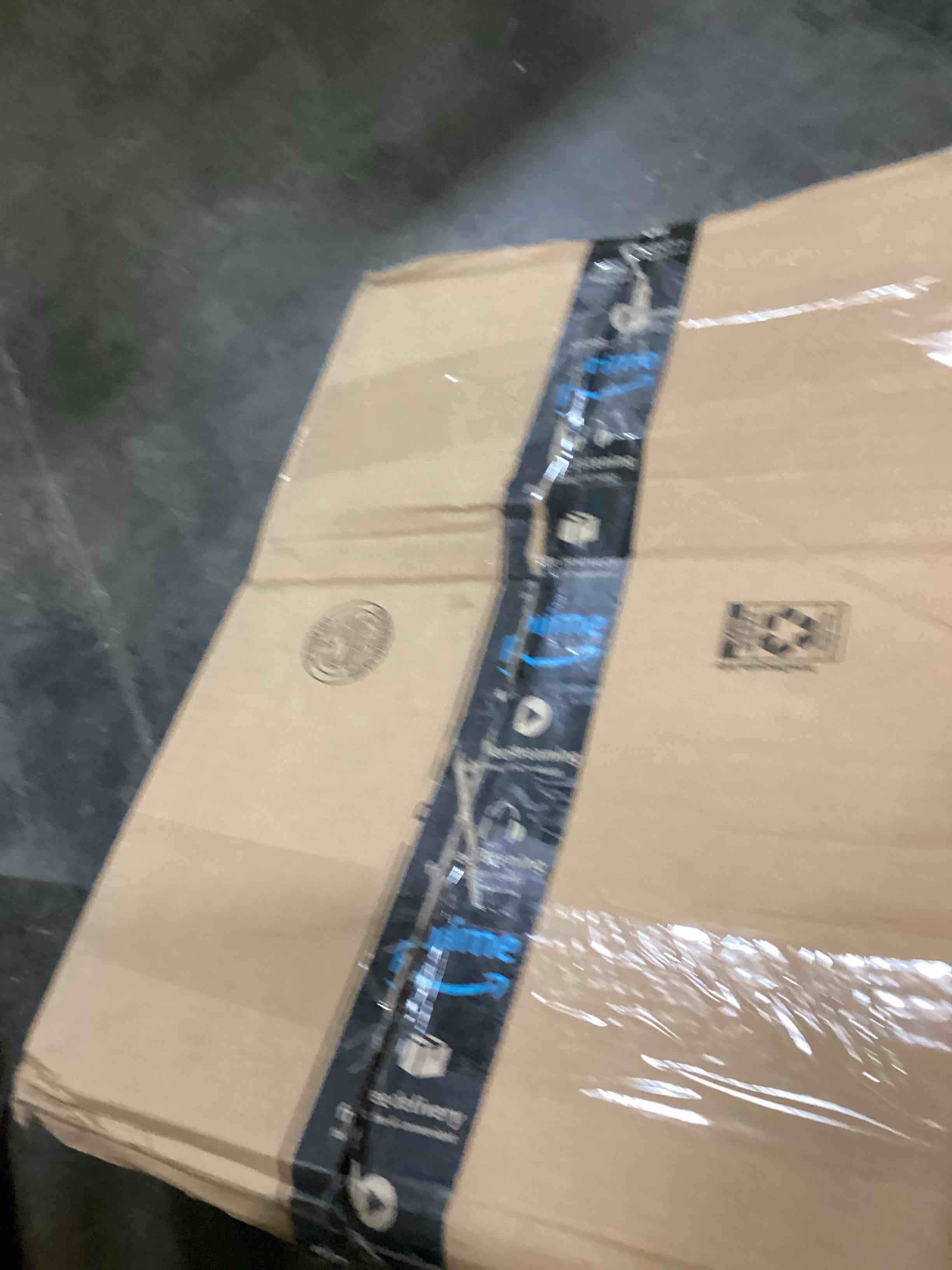 https://s3.amazonaws.com/lotting-images-prod/bidfta/BLU6107790_1718394819901.jpeg