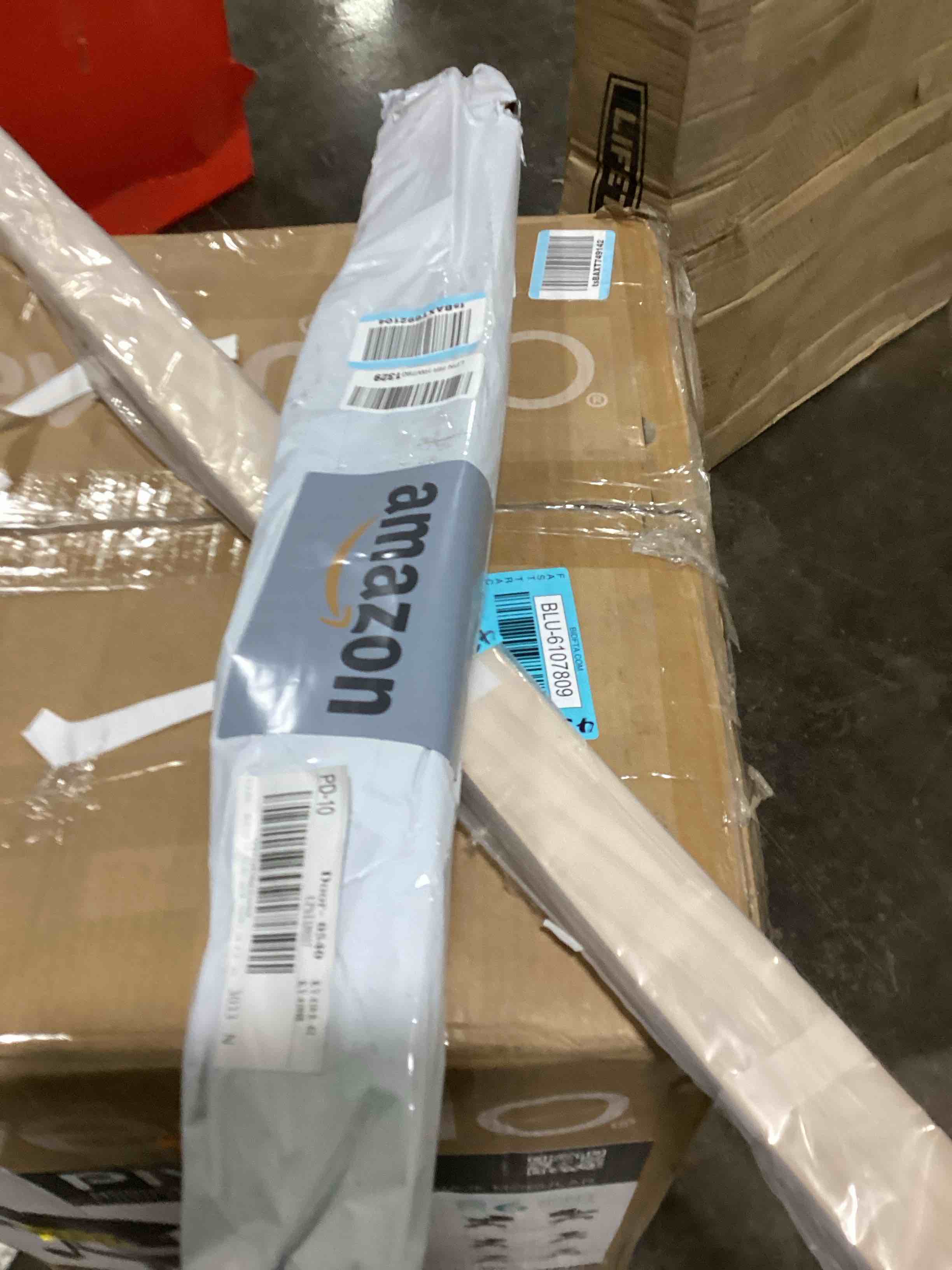 https://s3.amazonaws.com/lotting-images-prod/bidfta/BLU6107814_1718399052785.jpeg