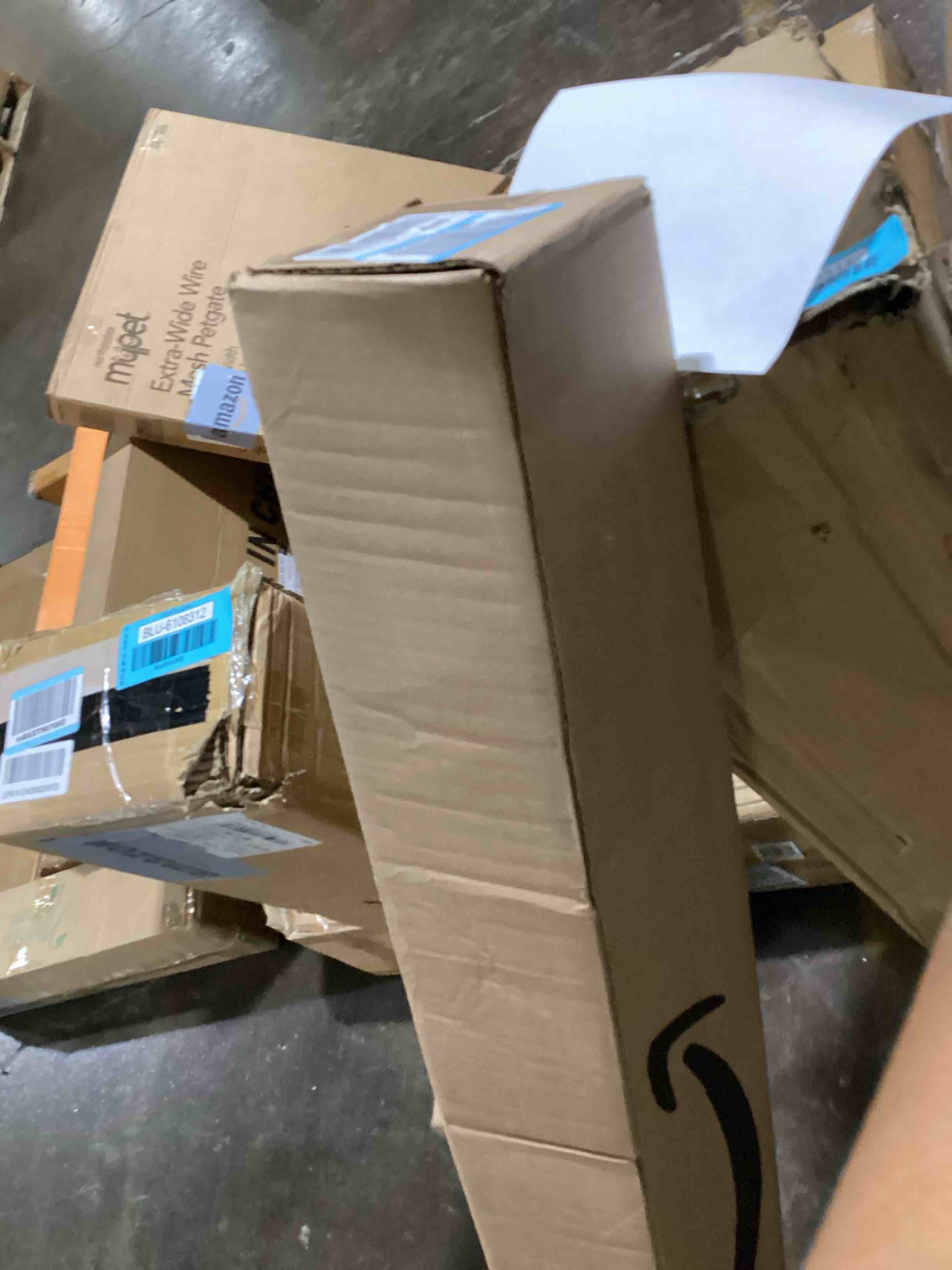 https://s3.amazonaws.com/lotting-images-prod/bidfta/BLU6108313_1719839371472.jpeg