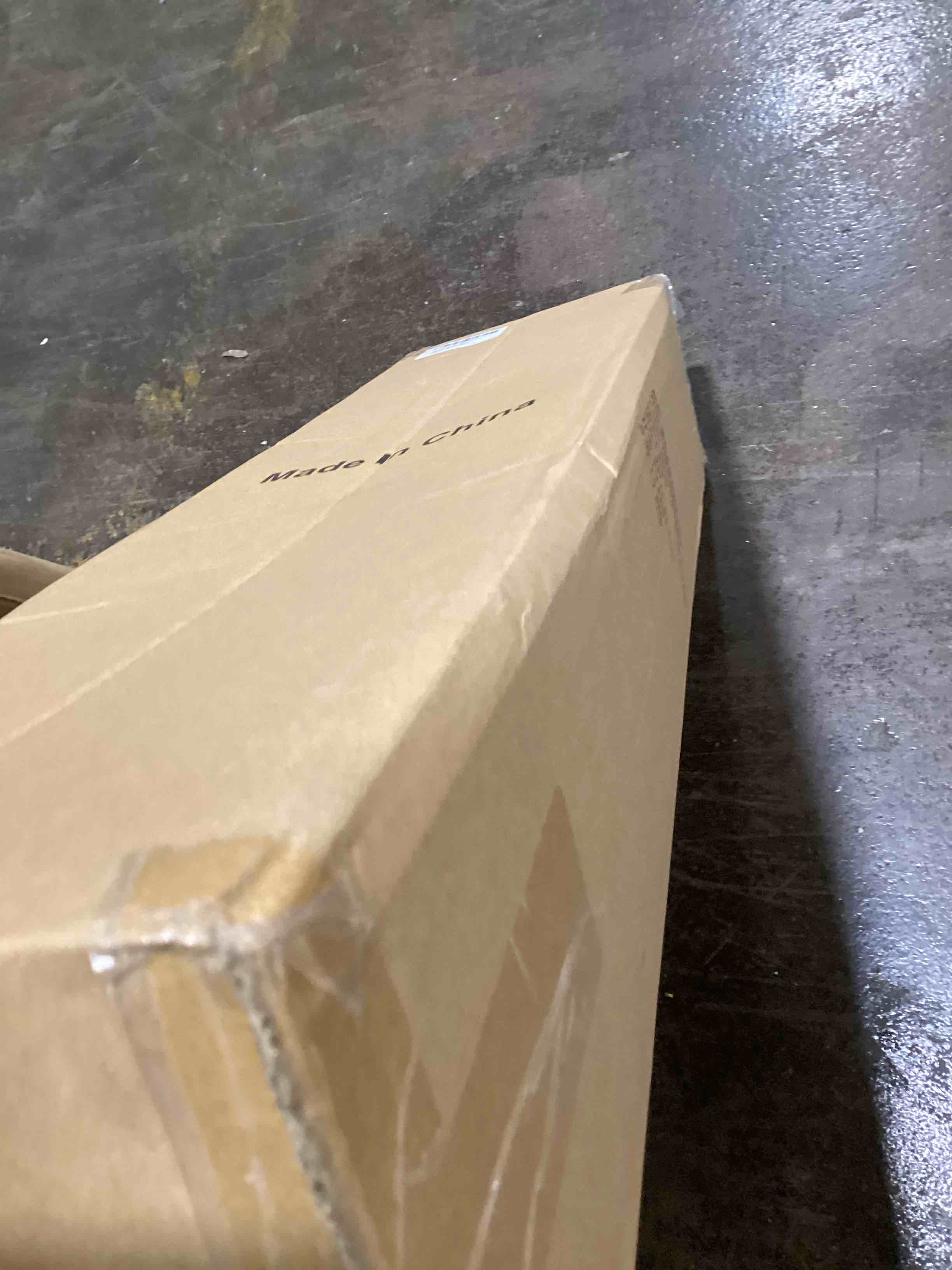 https://s3.amazonaws.com/lotting-images-prod/bidfta/BLU6108801_1721917267855.jpeg