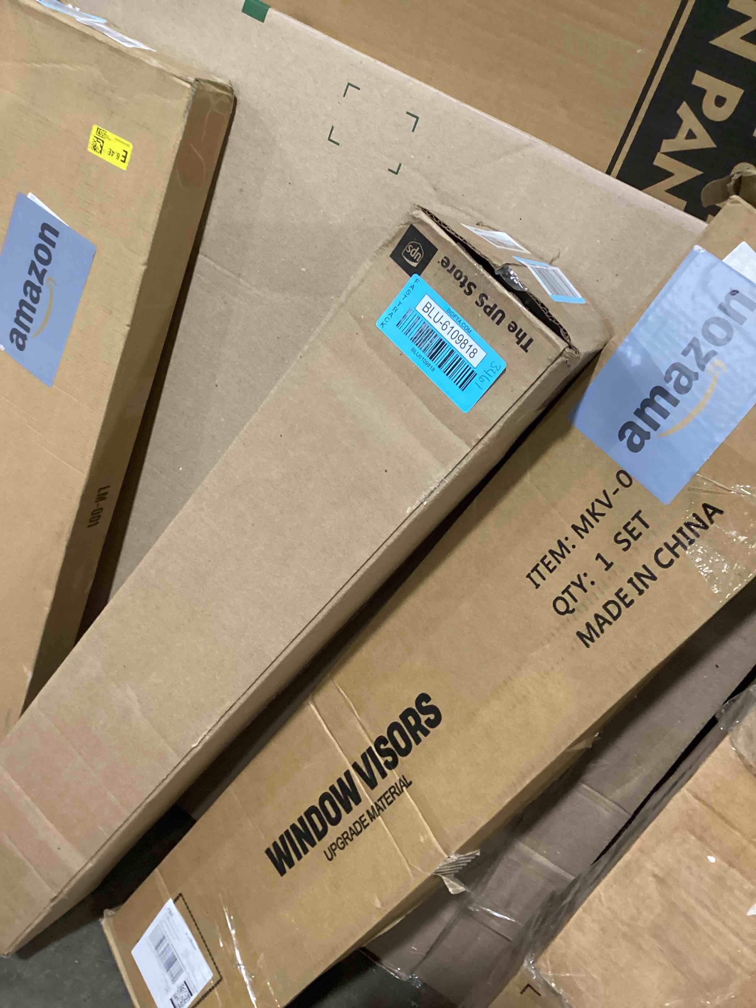 https://s3.amazonaws.com/lotting-images-prod/bidfta/BLU6109818_1714677826667.jpeg