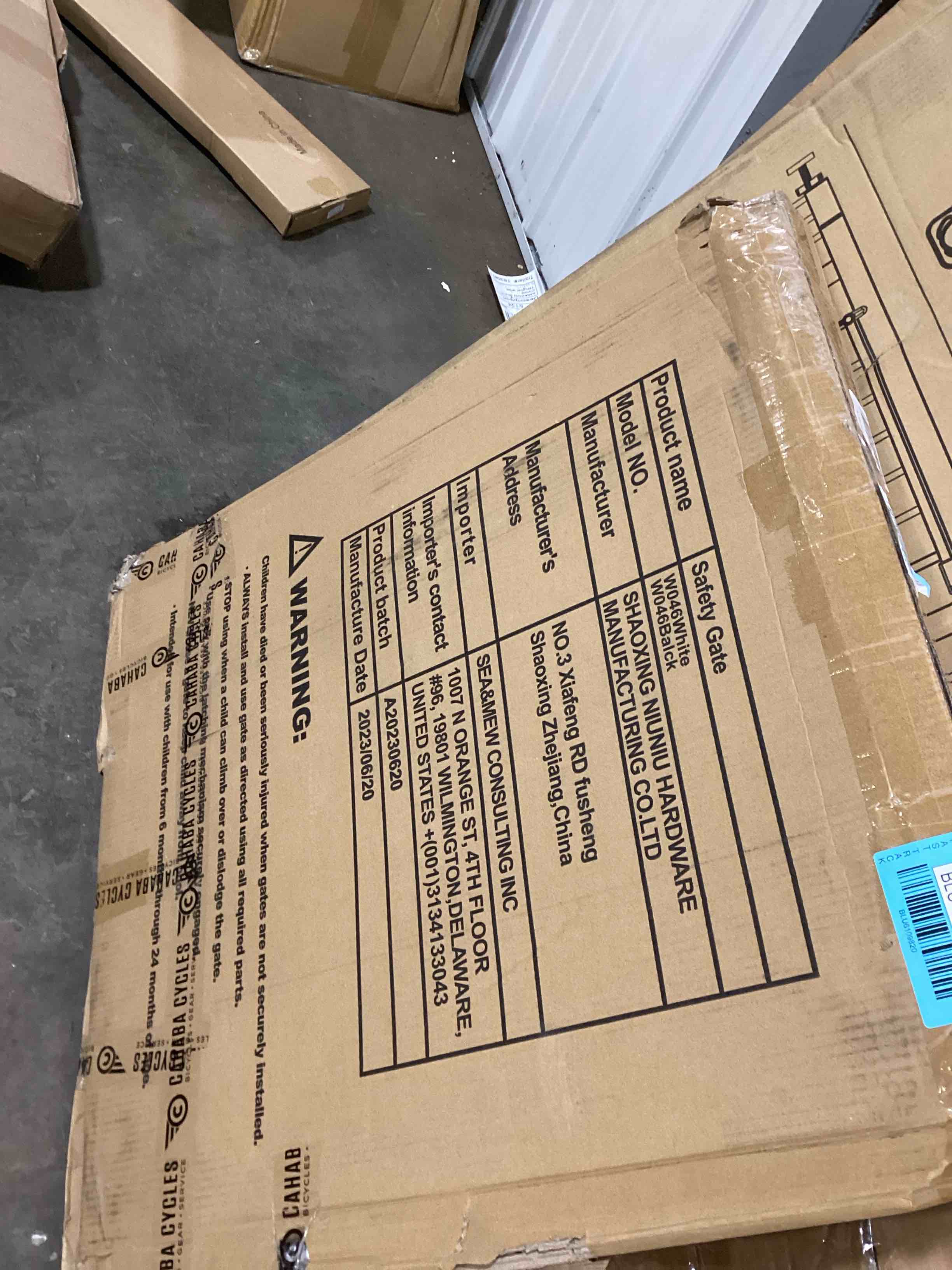 https://s3.amazonaws.com/lotting-images-prod/bidfta/BLU6109820_1714677589998.jpeg