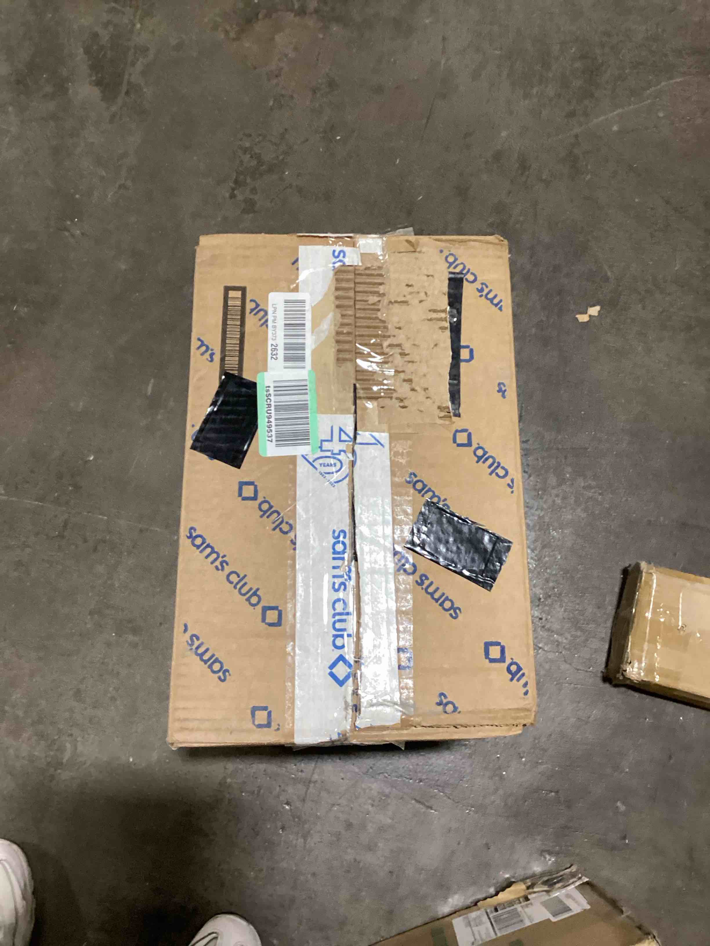 https://s3.amazonaws.com/lotting-images-prod/bidfta/BLU6109971_1714758584936.jpeg