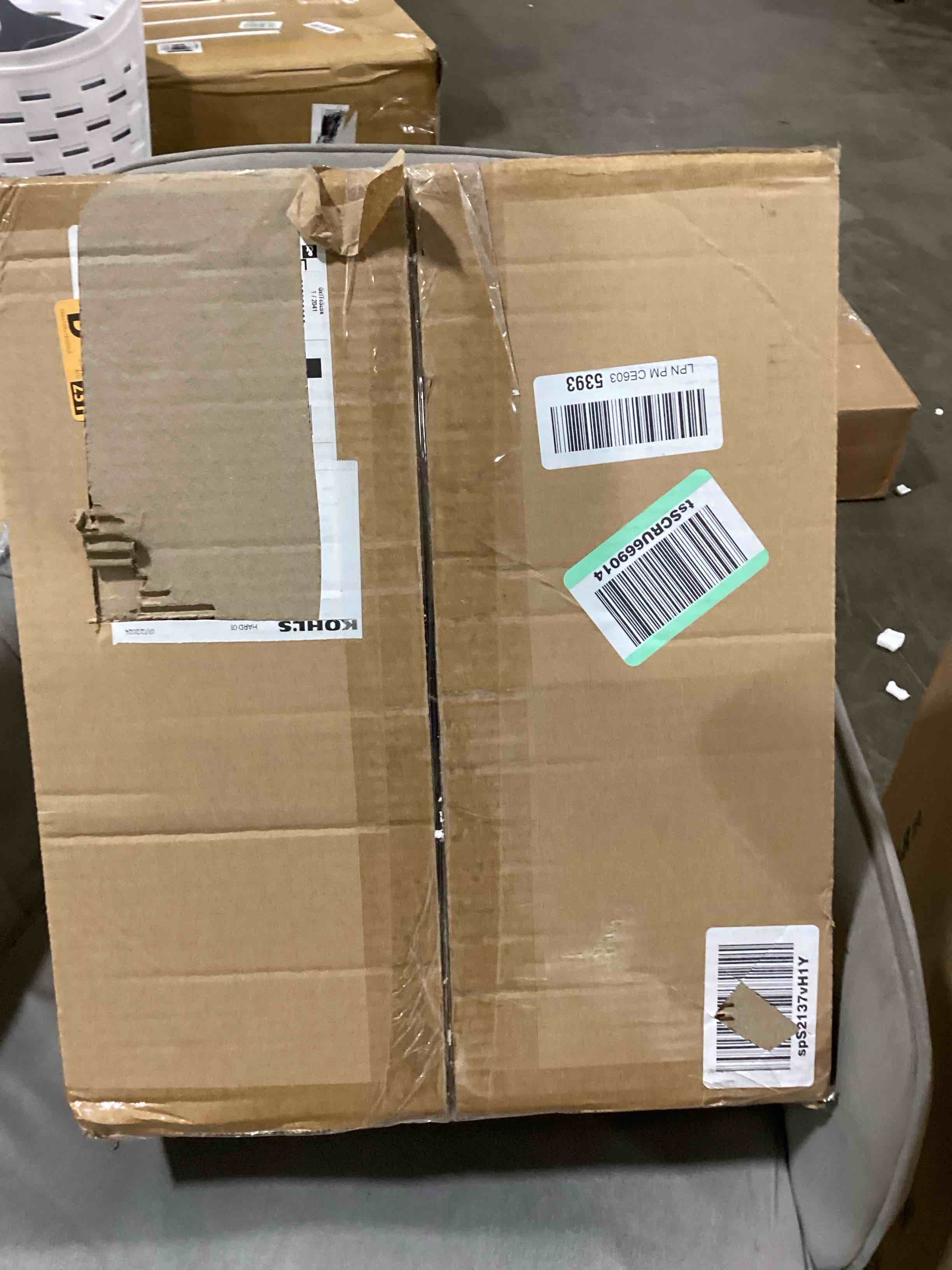 https://s3.amazonaws.com/lotting-images-prod/bidfta/BLU6109975_1714757443761.jpeg