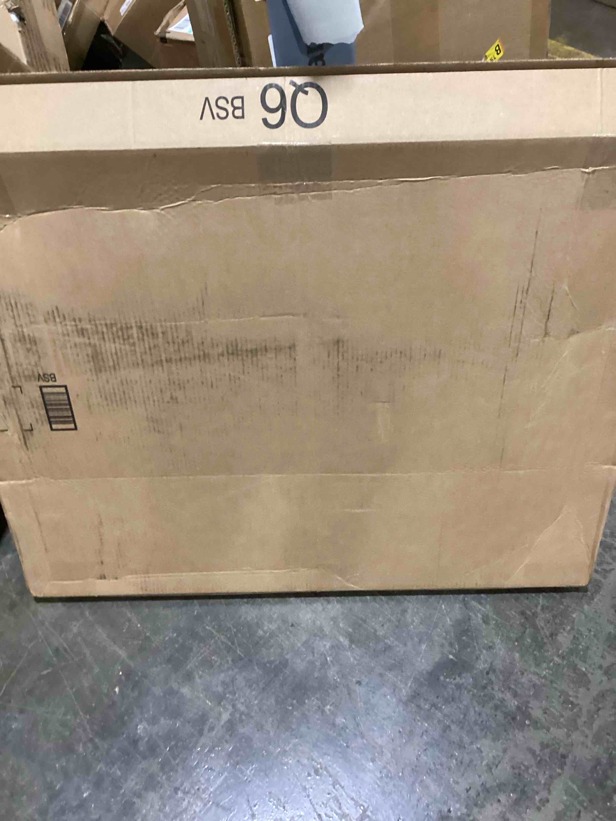 https://s3.amazonaws.com/lotting-images-prod/bidfta/BLU6110071_1714755285169.jpeg
