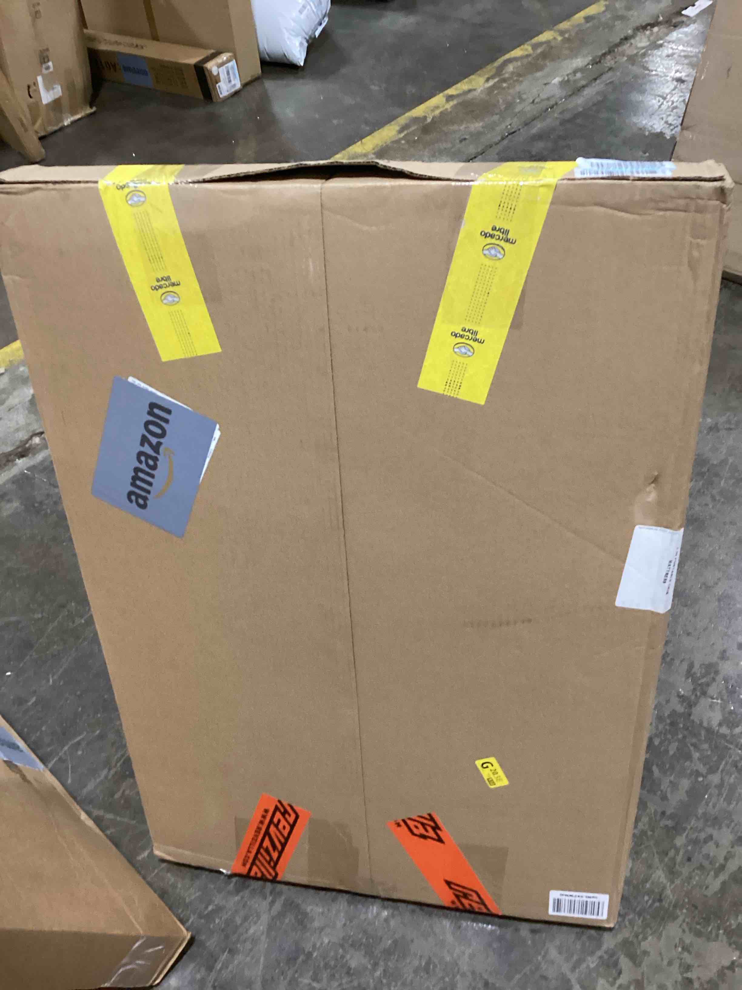 https://s3.amazonaws.com/lotting-images-prod/bidfta/BLU6110072_1714755010301.jpeg