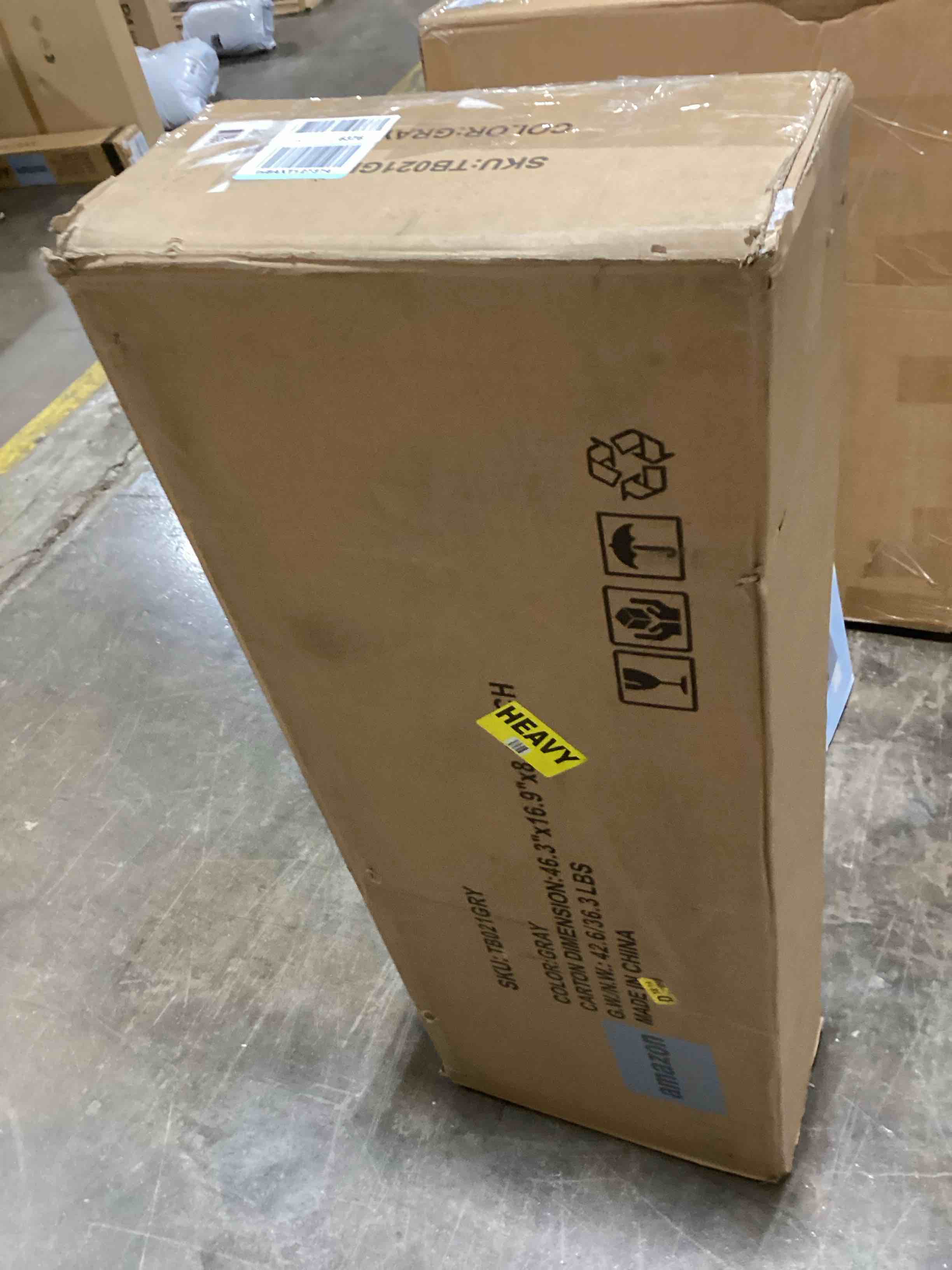 https://s3.amazonaws.com/lotting-images-prod/bidfta/BLU6110079_1714755752858.jpeg