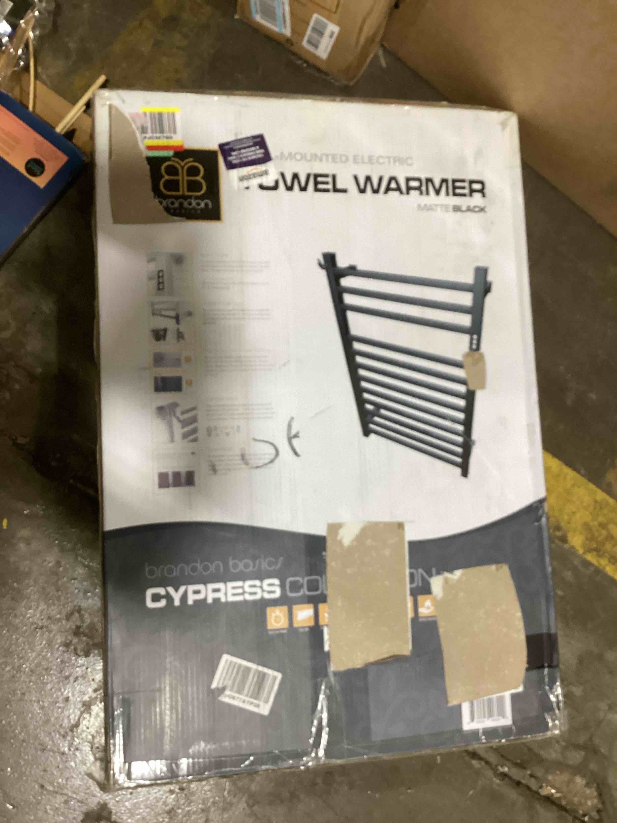 https://s3.amazonaws.com/lotting-images-prod/bidfta/BLU6110130_1714756637805.jpeg