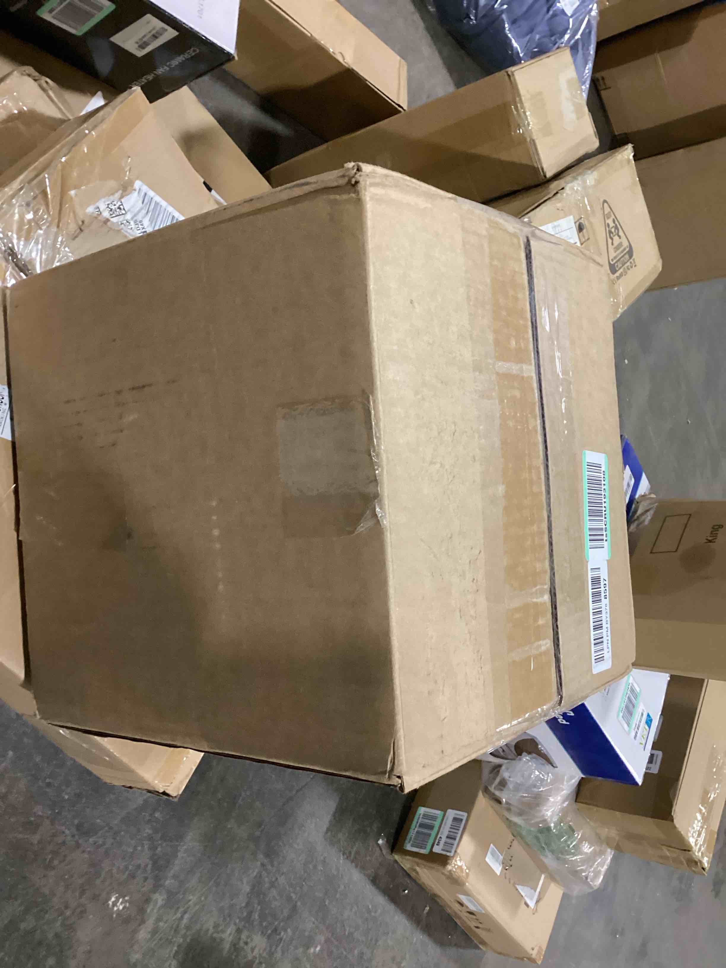 https://s3.amazonaws.com/lotting-images-prod/bidfta/BLU6110159_1714764184999.jpeg