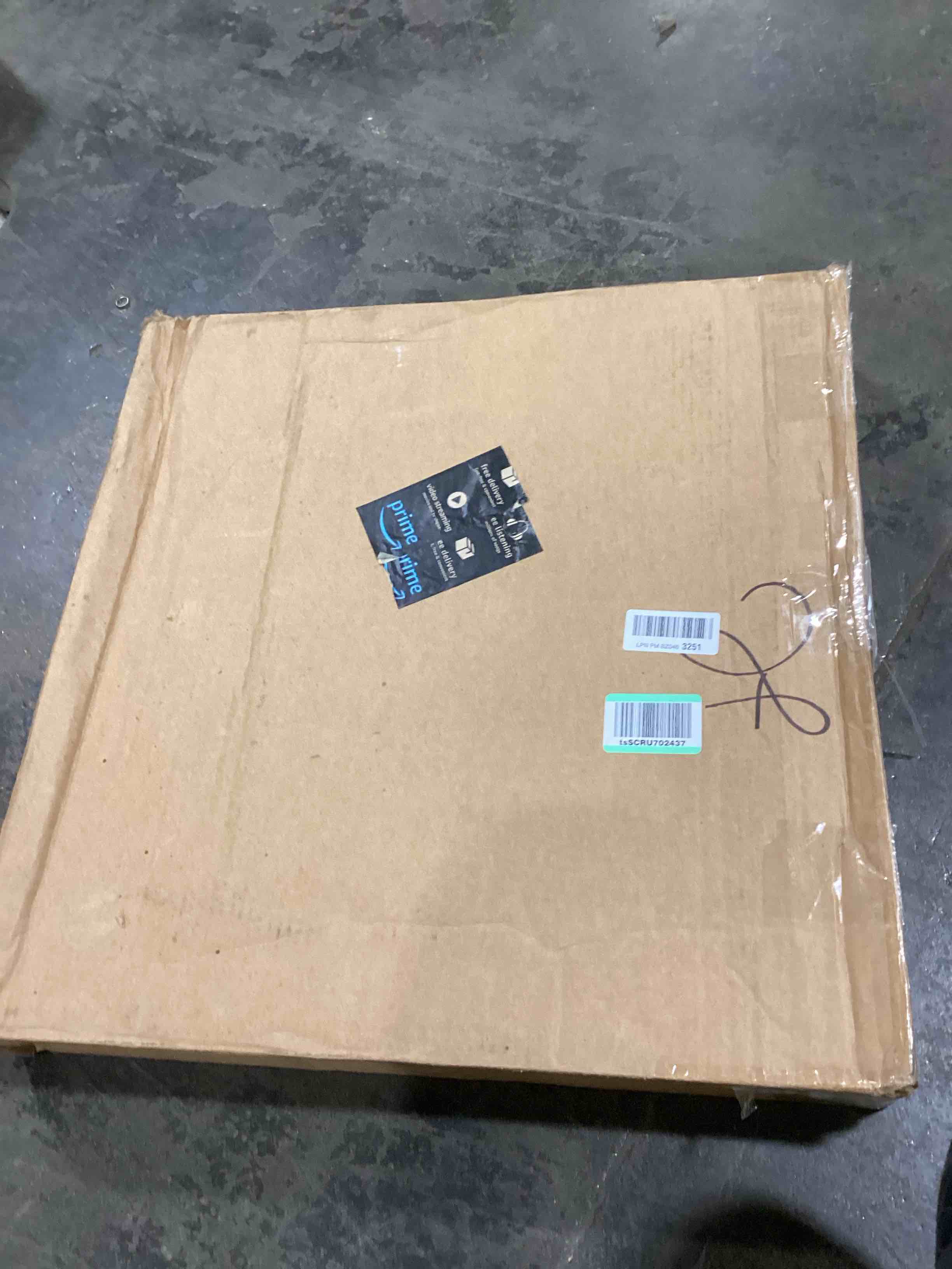 https://s3.amazonaws.com/lotting-images-prod/bidfta/BLU6110168_1714760180290.jpeg