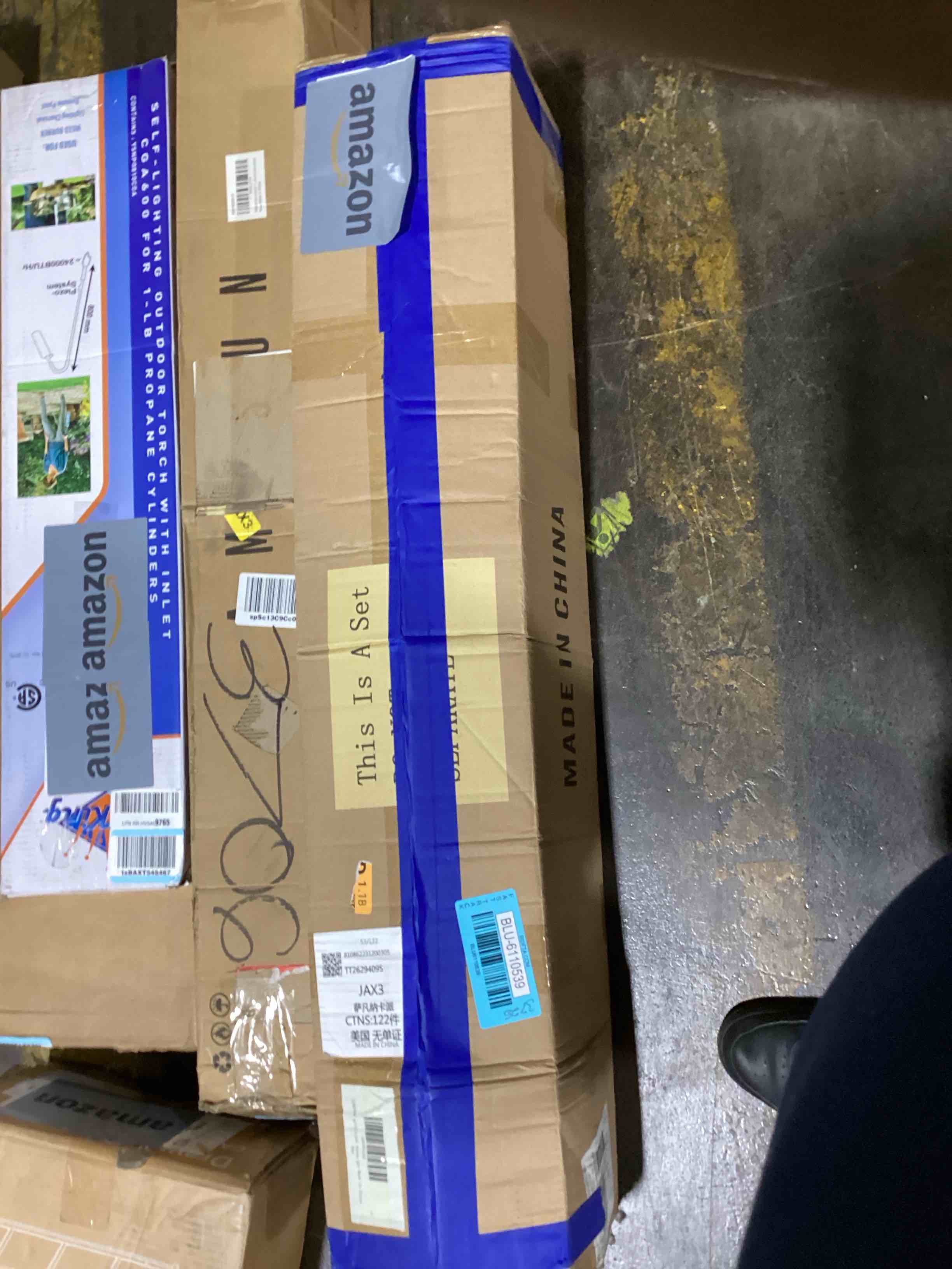 https://s3.amazonaws.com/lotting-images-prod/bidfta/BLU6110539_1715629524823.jpeg