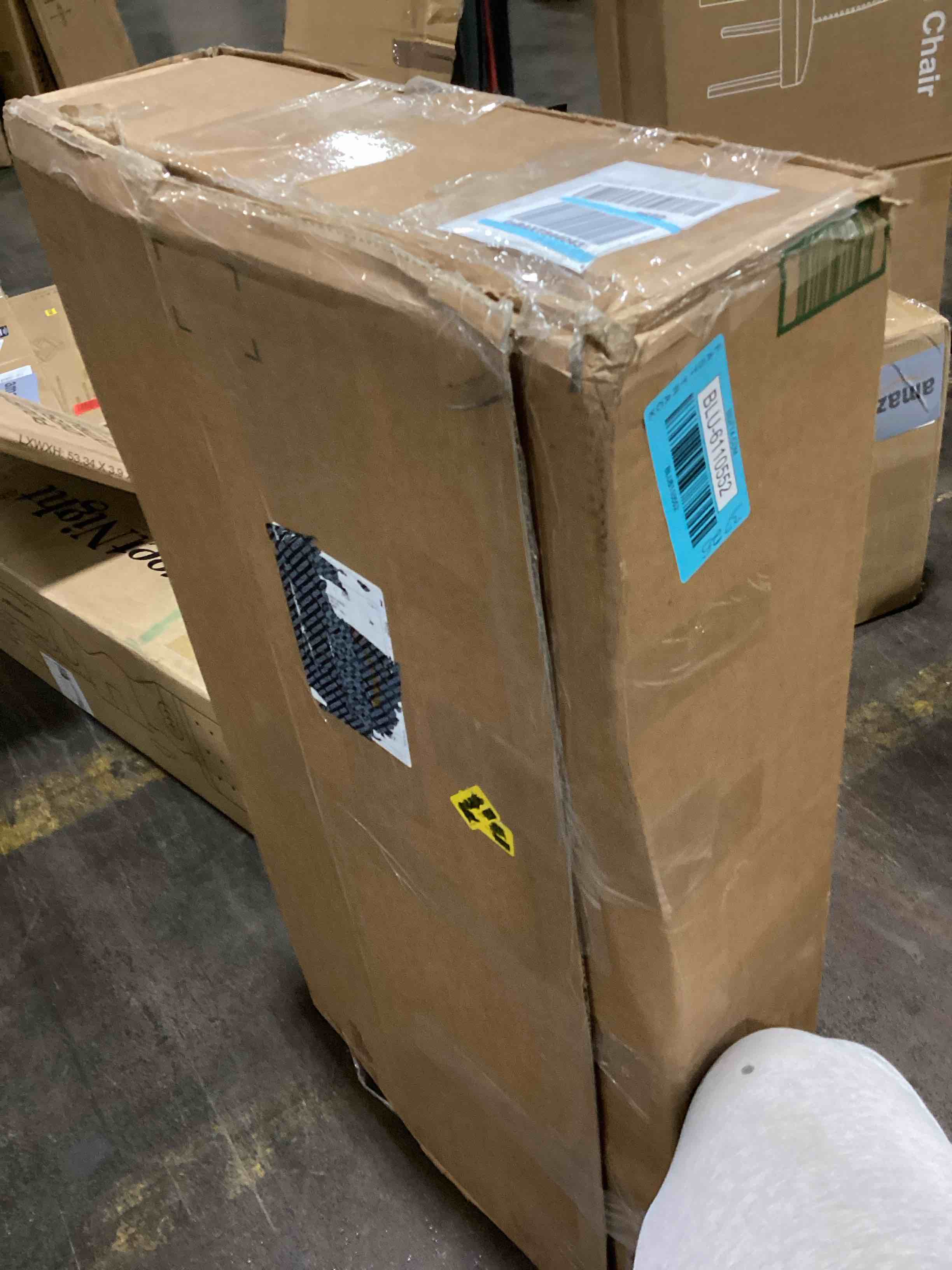 https://s3.amazonaws.com/lotting-images-prod/bidfta/BLU6110552_1715629240012.jpeg