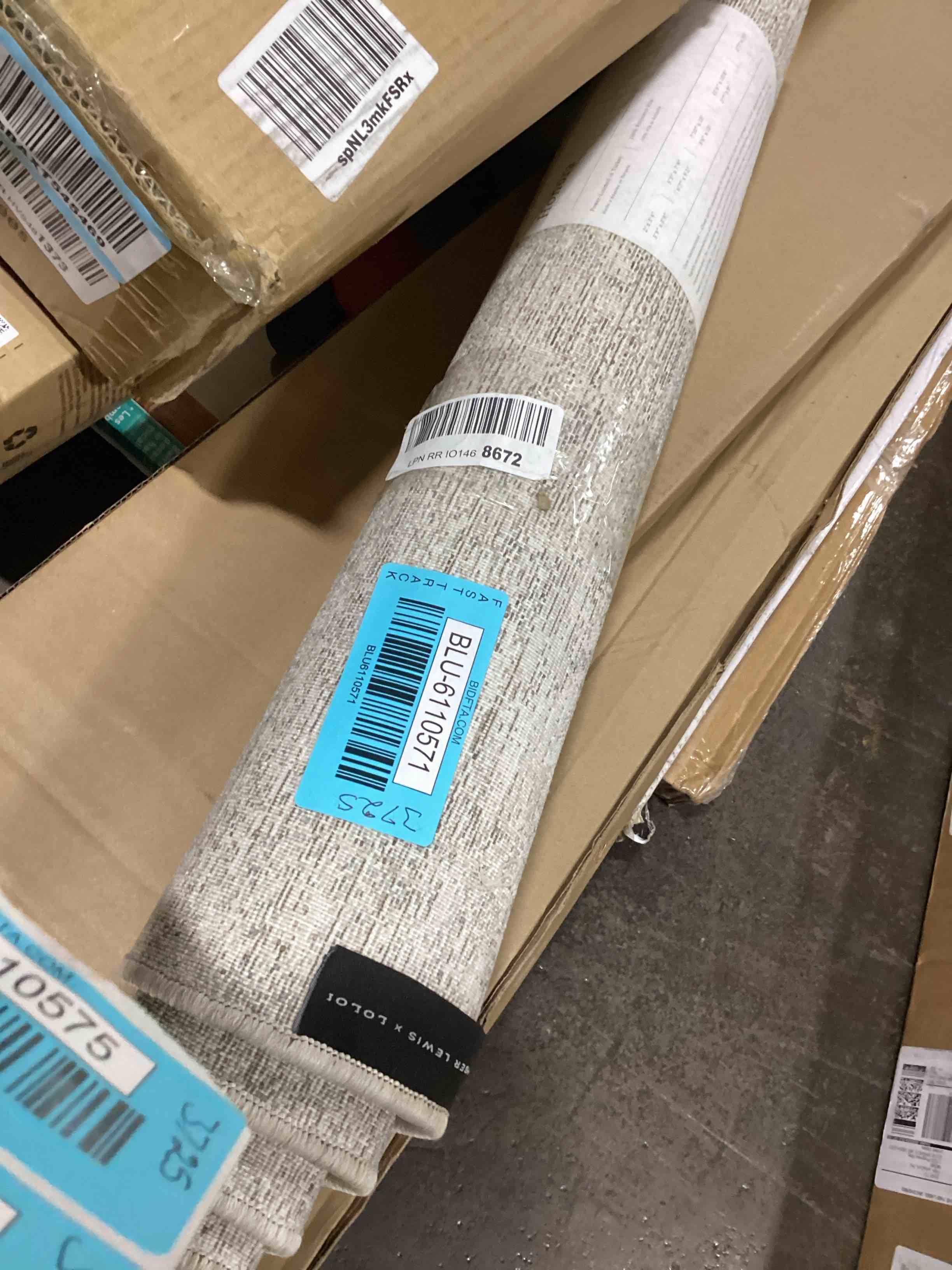 https://s3.amazonaws.com/lotting-images-prod/bidfta/BLU6110571_1715627831452.jpeg