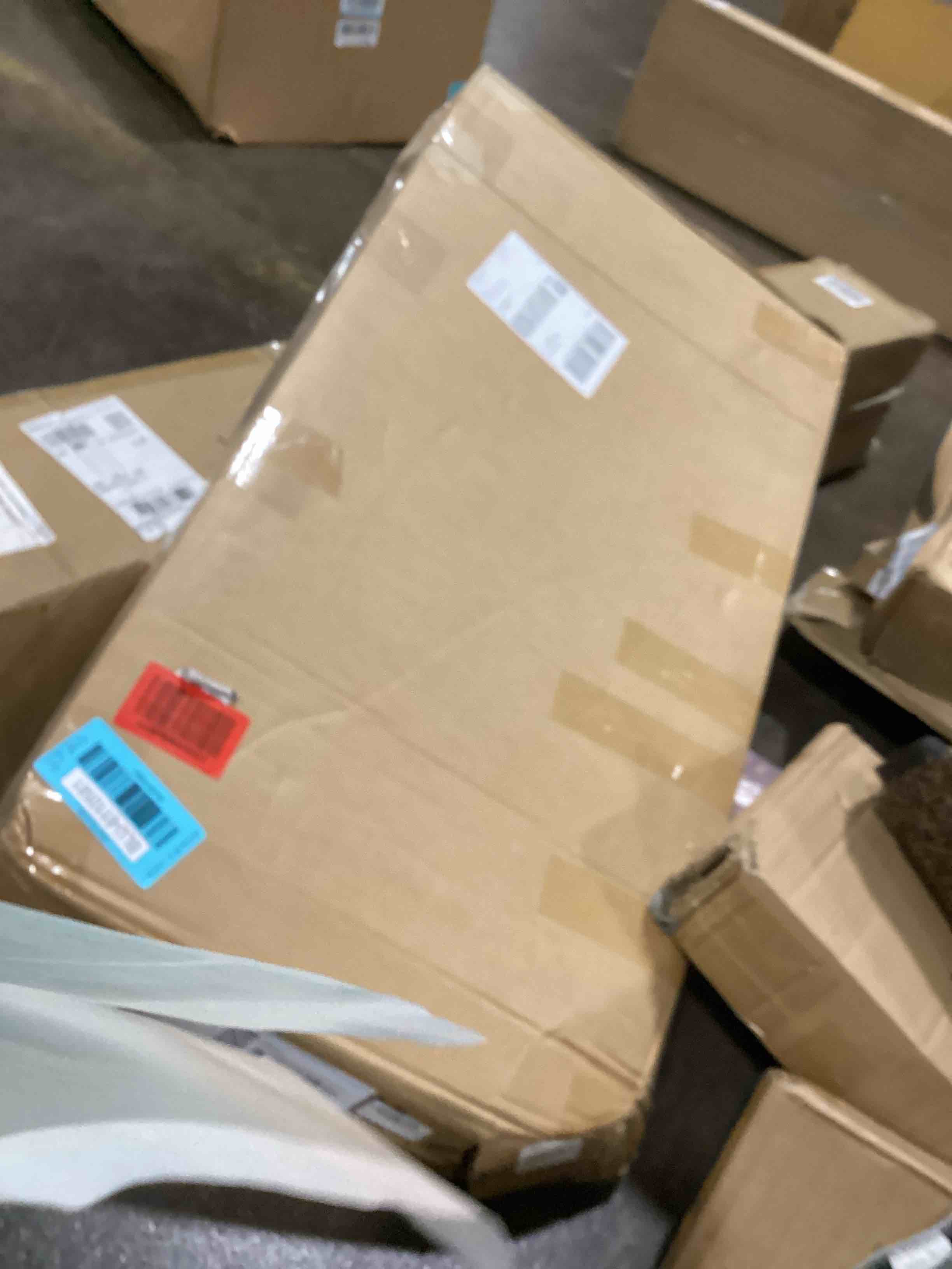 https://s3.amazonaws.com/lotting-images-prod/bidfta/BLU6110581_1715627001020.jpeg