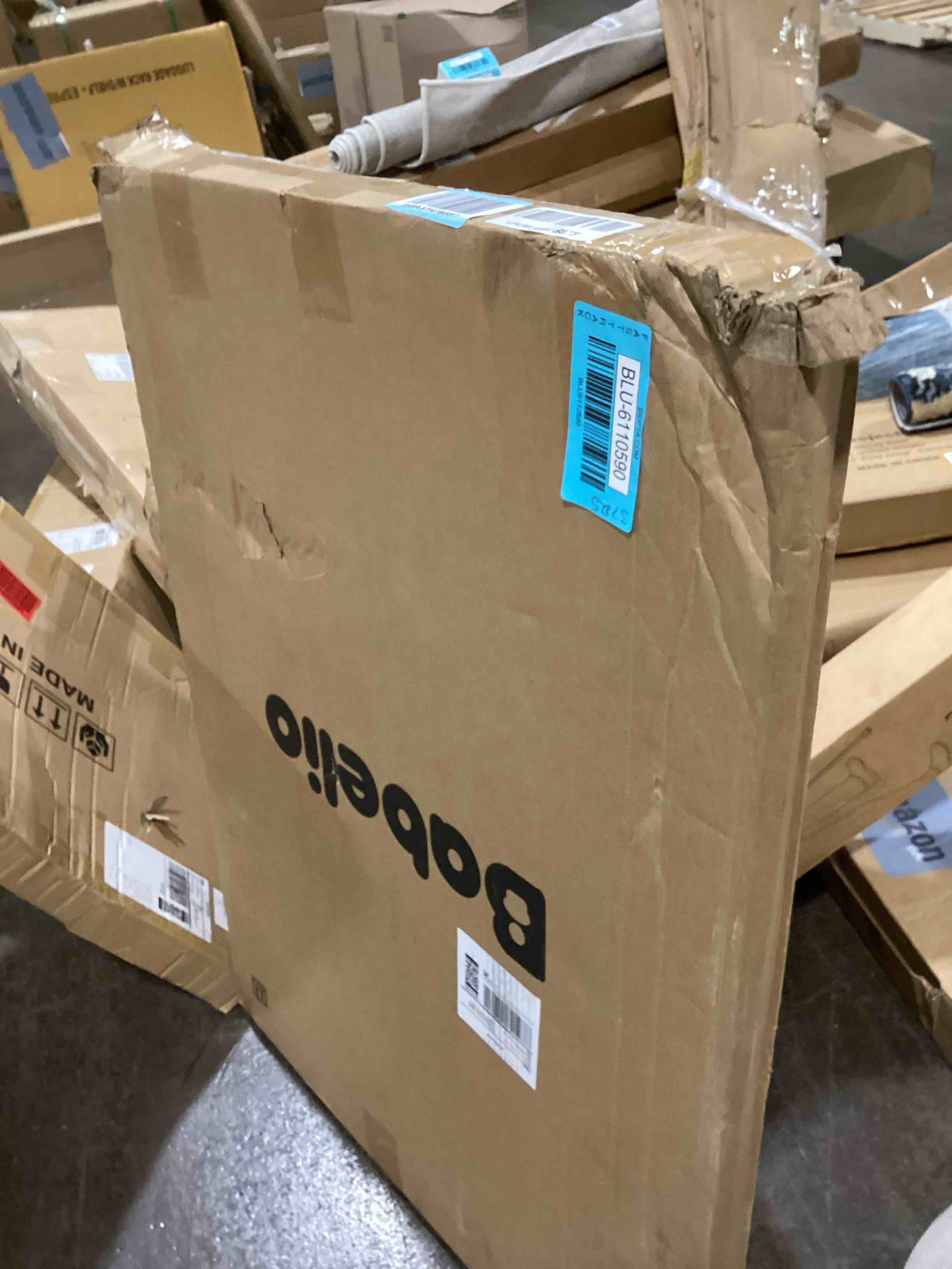 https://s3.amazonaws.com/lotting-images-prod/bidfta/BLU6110590_1715626395413.jpeg