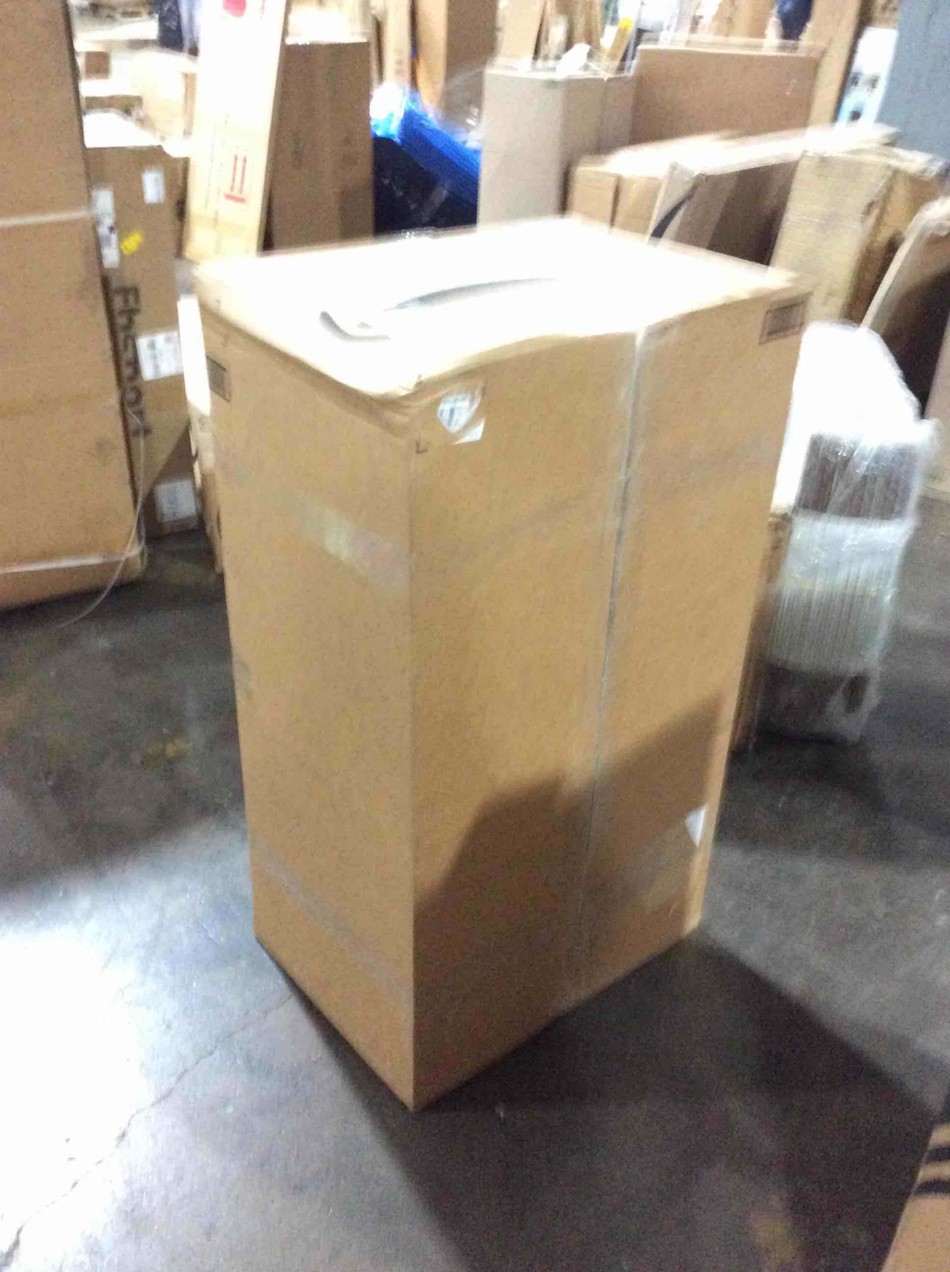 https://s3.amazonaws.com/lotting-images-prod/bidfta/BLU6112314_1716483204308.jpeg
