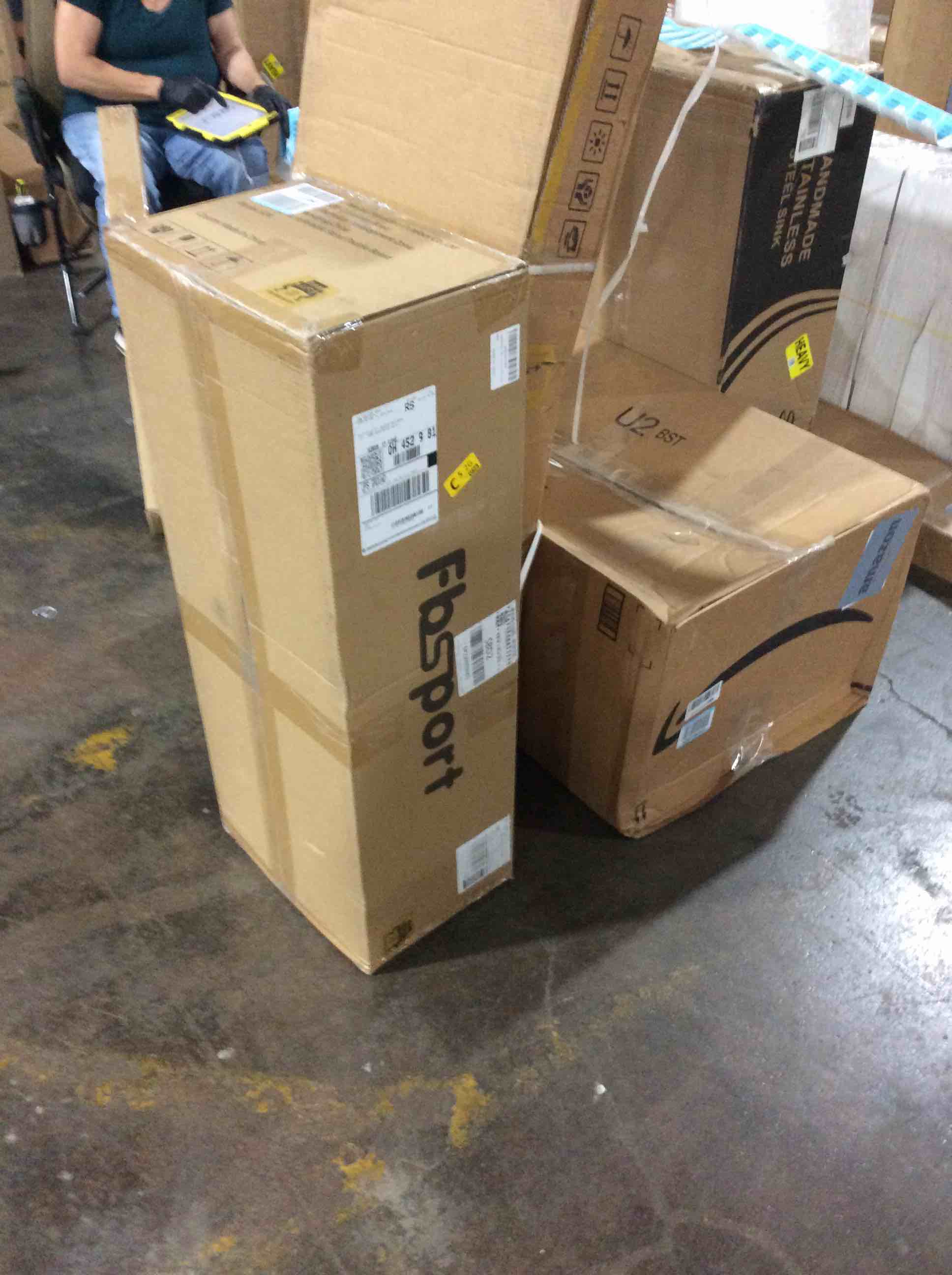 https://s3.amazonaws.com/lotting-images-prod/bidfta/BLU6112316_1716482780955.jpeg