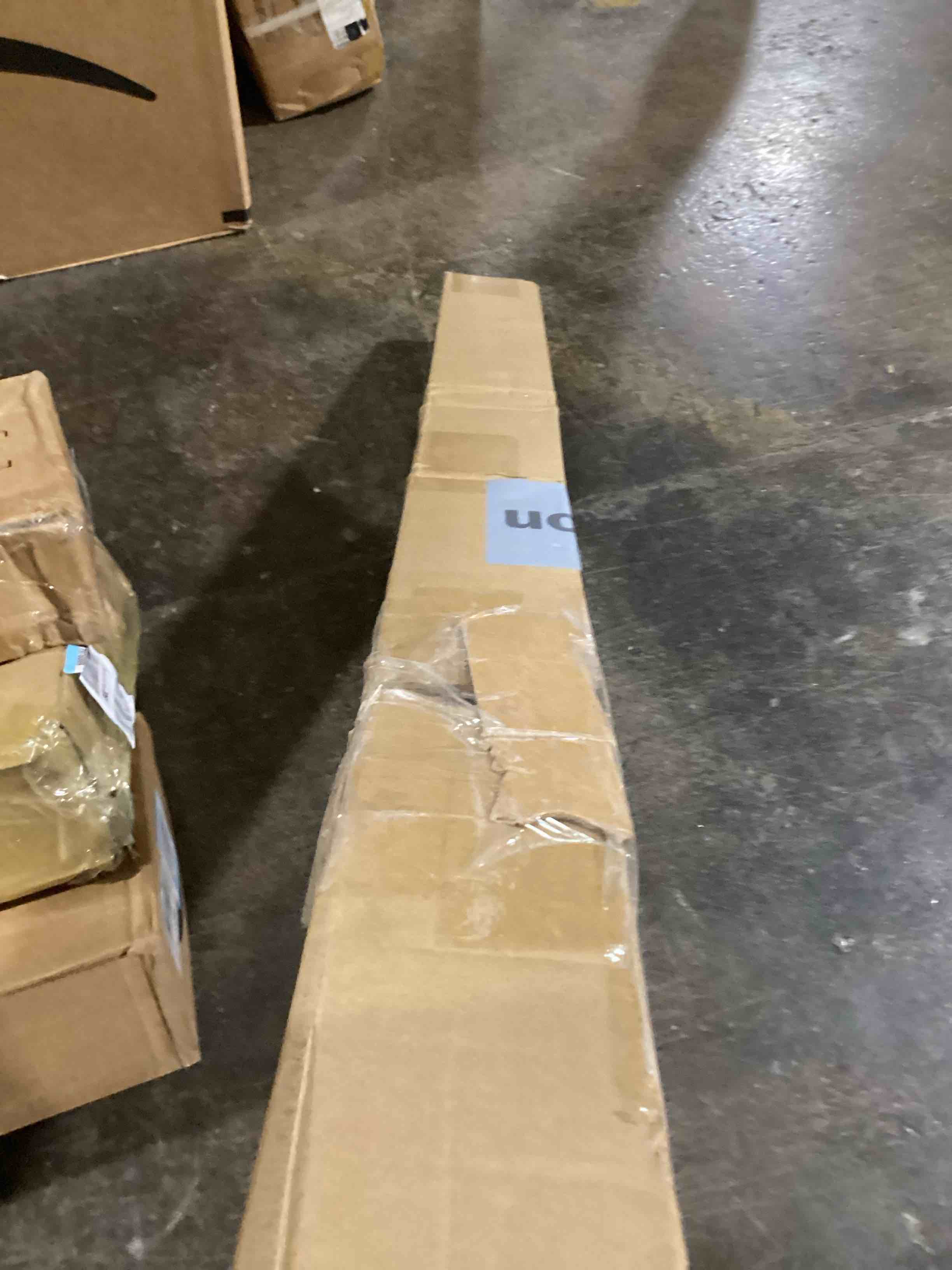 https://s3.amazonaws.com/lotting-images-prod/bidfta/BLU6112321_1716482770407.jpeg