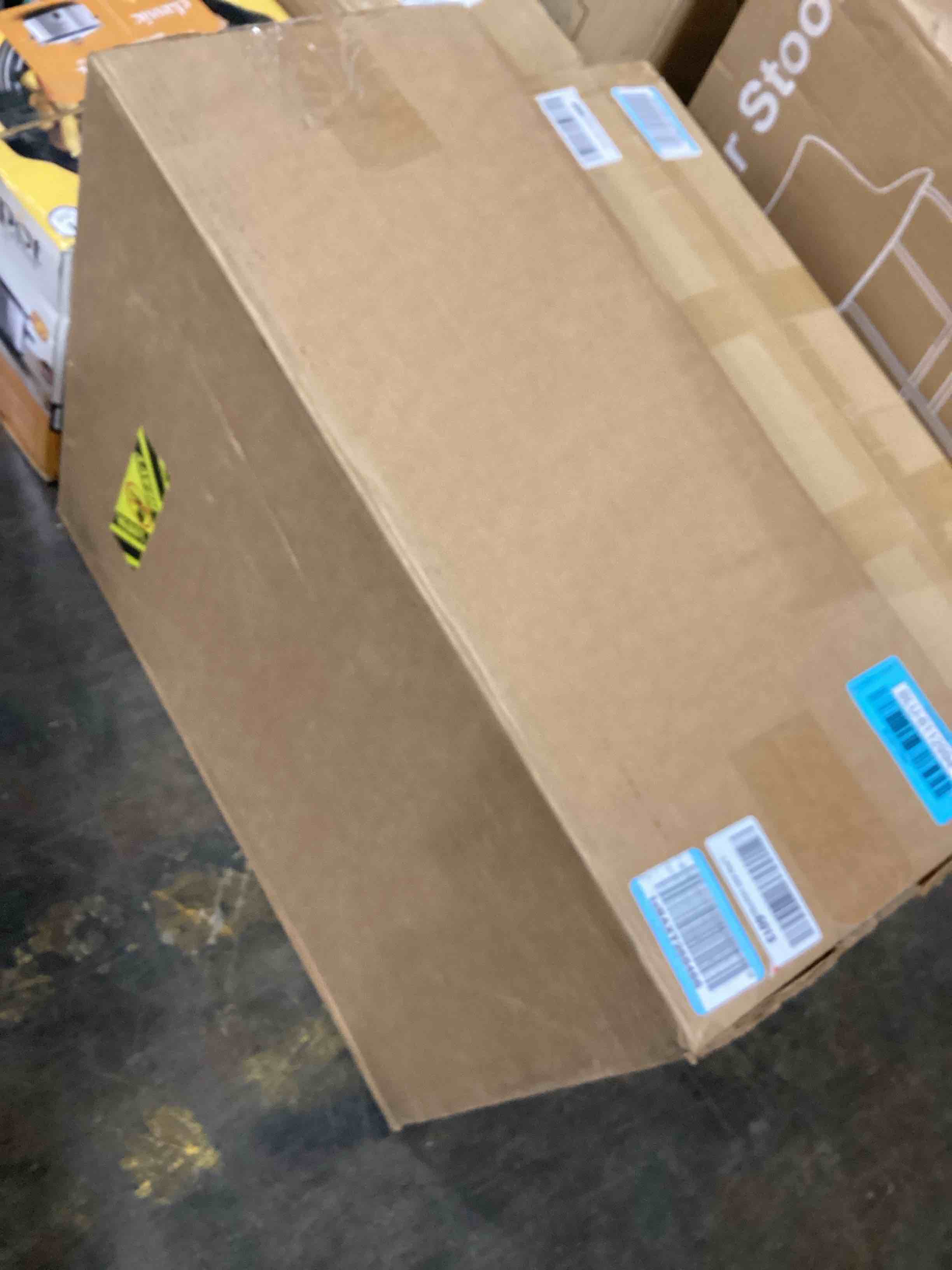 https://s3.amazonaws.com/lotting-images-prod/bidfta/BLU6112994_1716385792248.jpeg