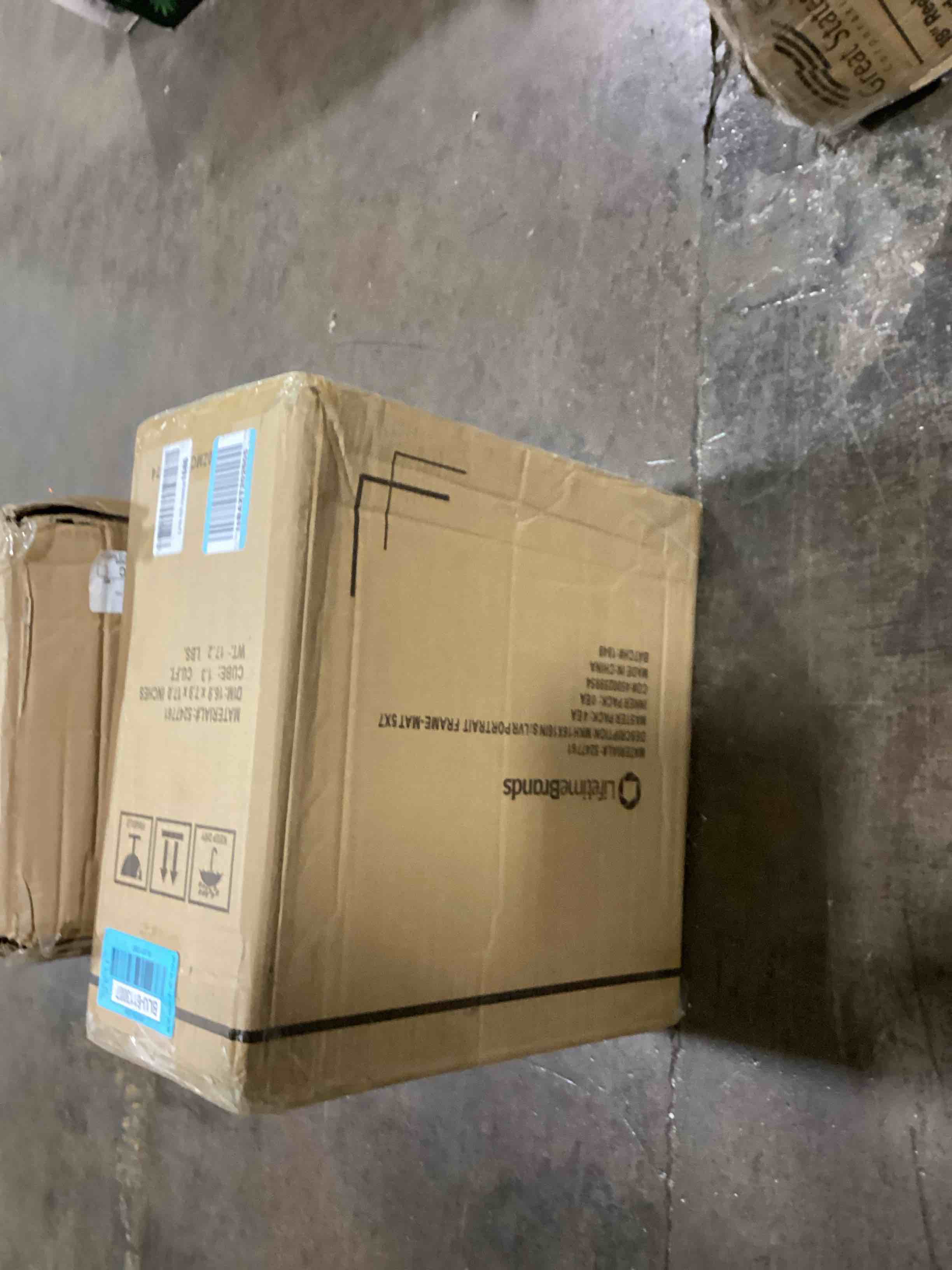 https://s3.amazonaws.com/lotting-images-prod/bidfta/BLU6113007_1716385098054.jpeg