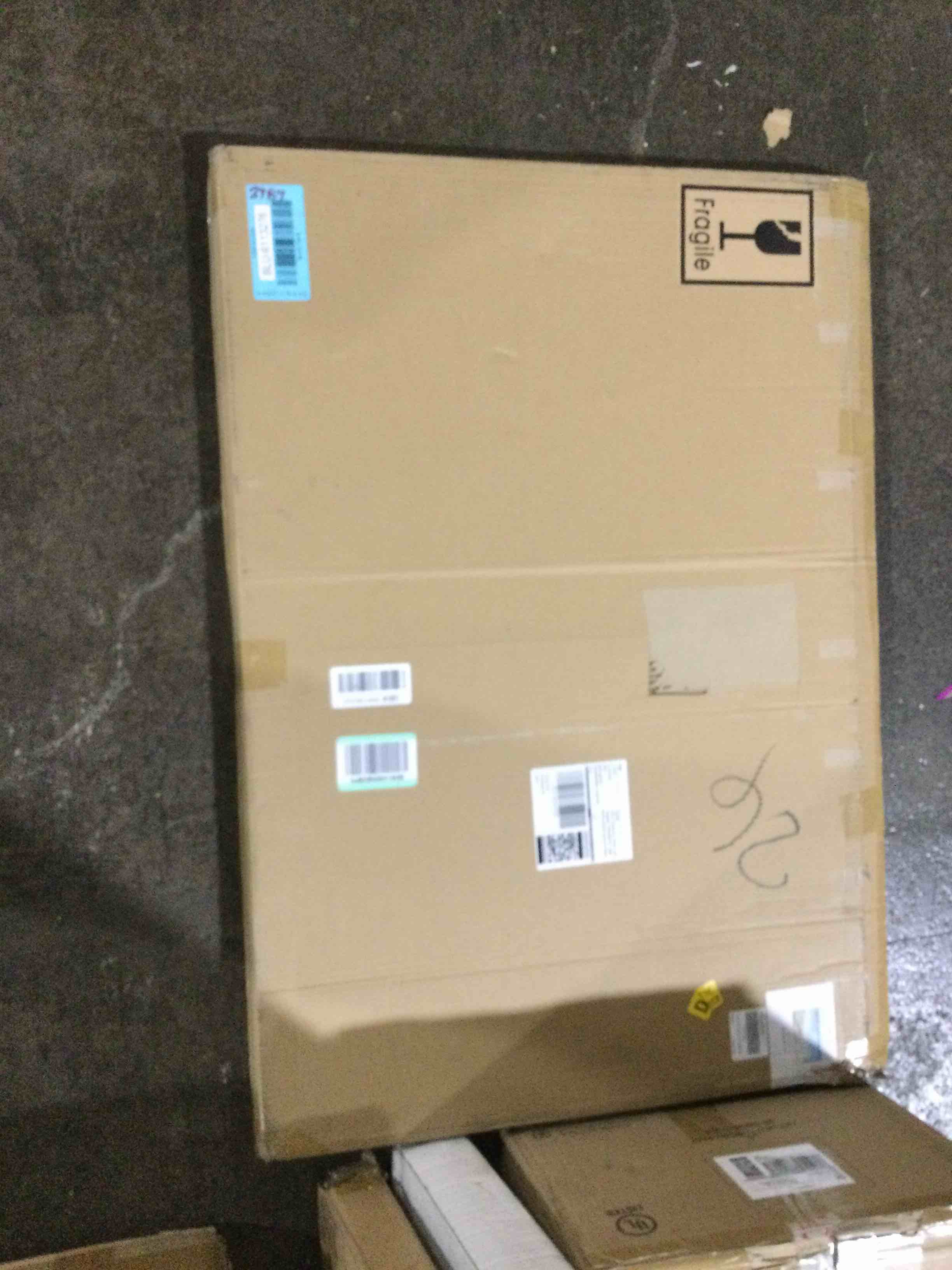 https://s3.amazonaws.com/lotting-images-prod/bidfta/BLU6113276_1716490956312.jpeg