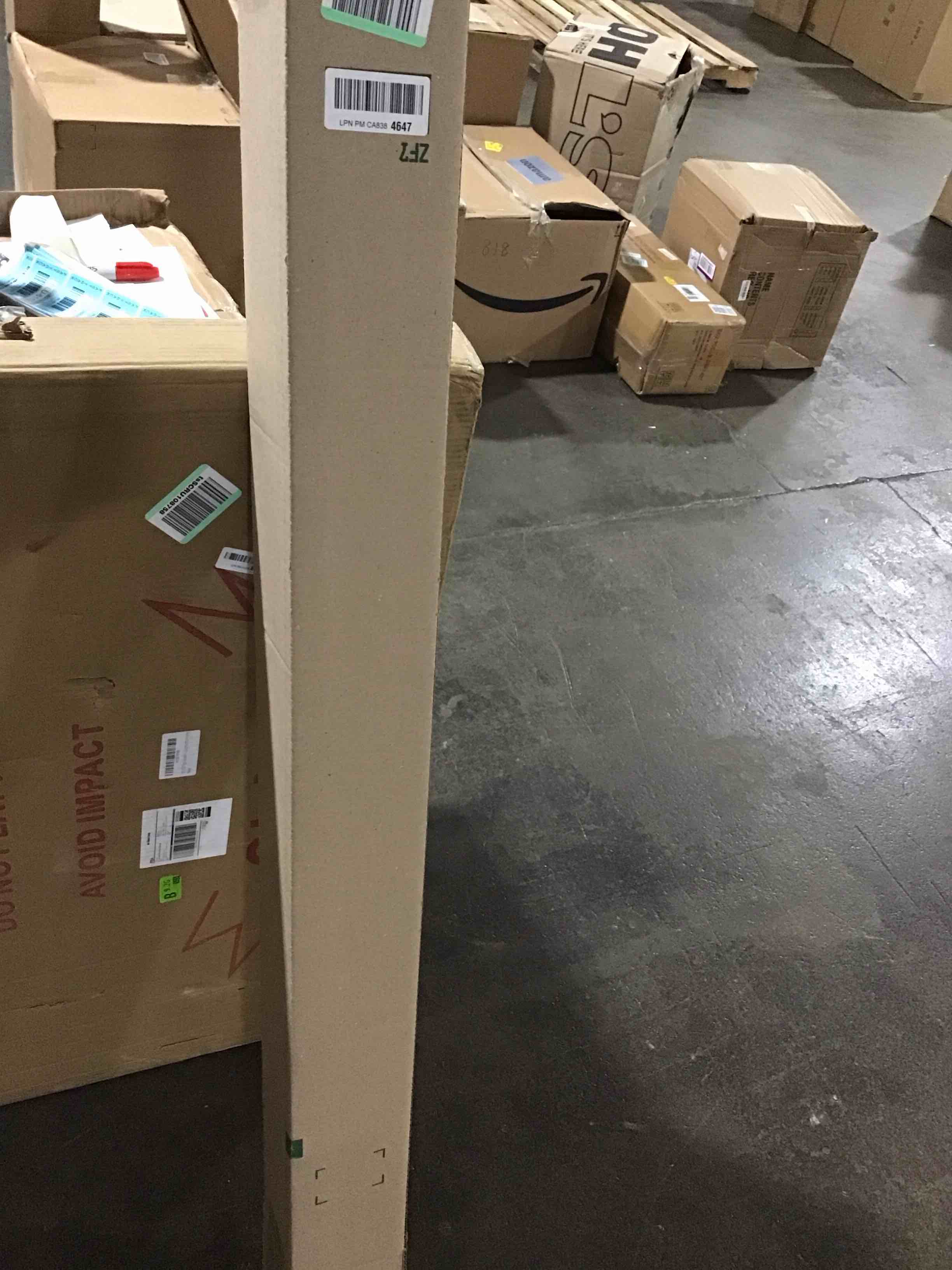 https://s3.amazonaws.com/lotting-images-prod/bidfta/BLU6113289_1716493684626.jpeg