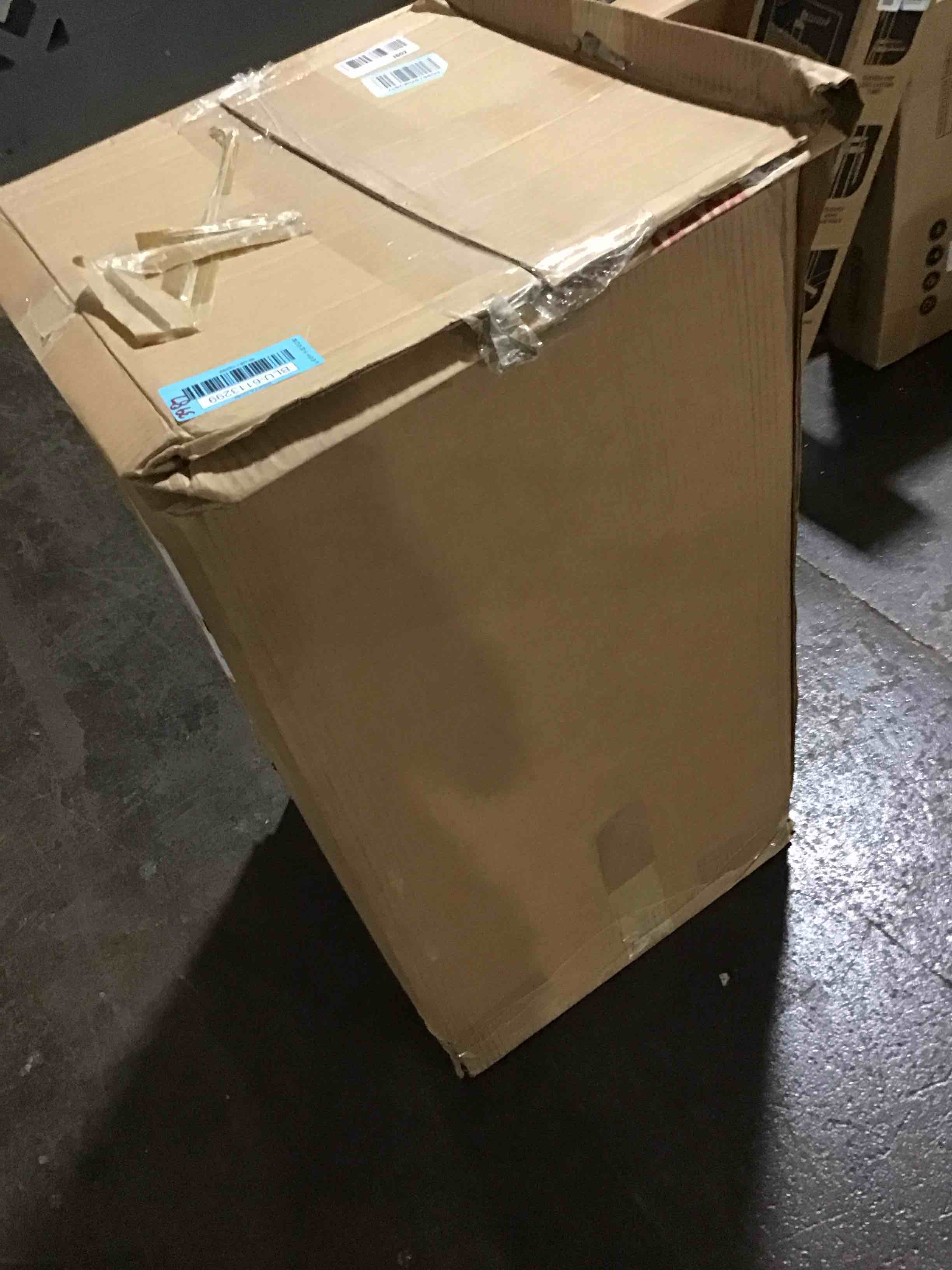 https://s3.amazonaws.com/lotting-images-prod/bidfta/BLU6113299_1716495639694.jpeg