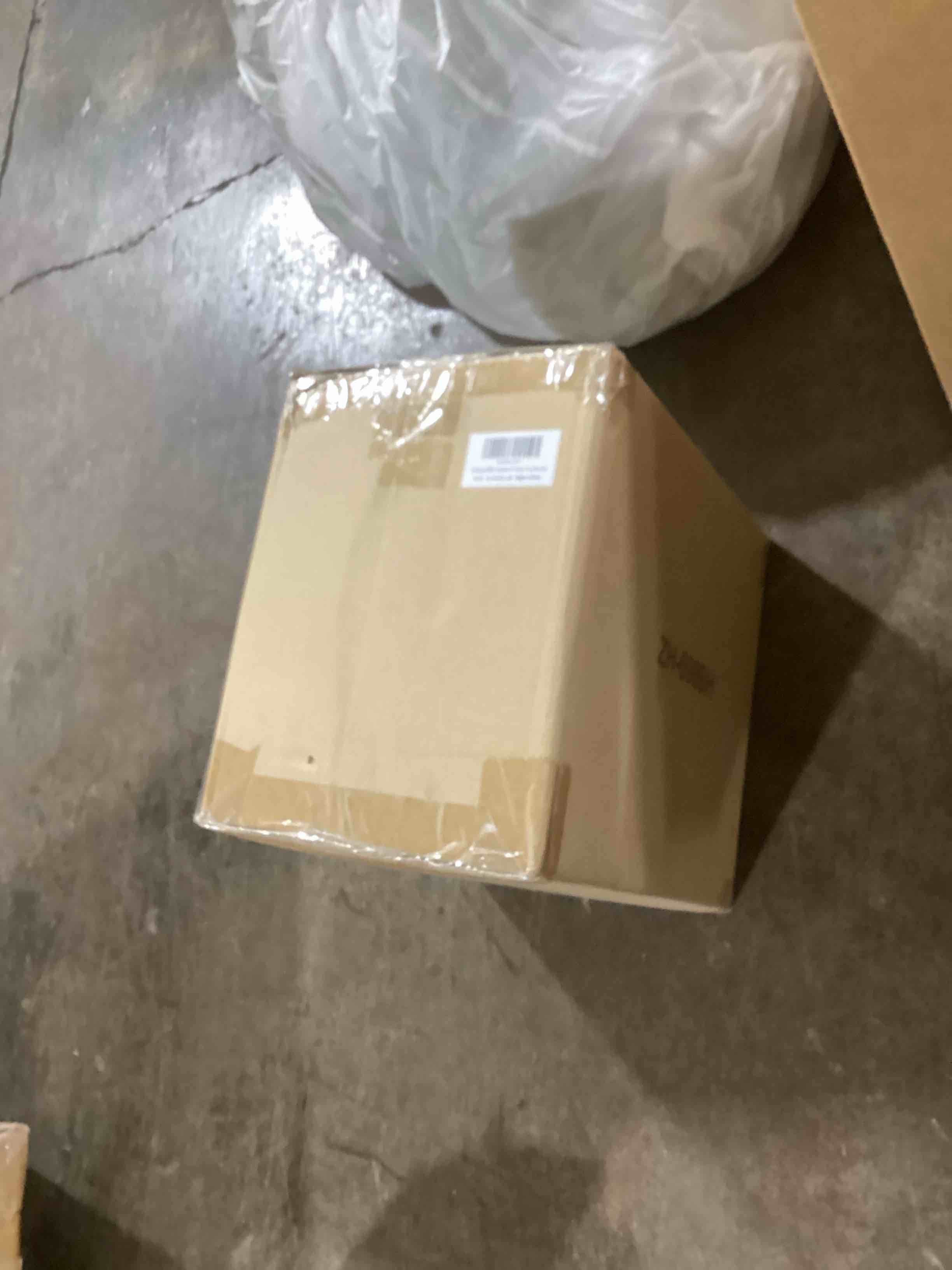 https://s3.amazonaws.com/lotting-images-prod/bidfta/BLU6113537_1716577817698.jpeg
