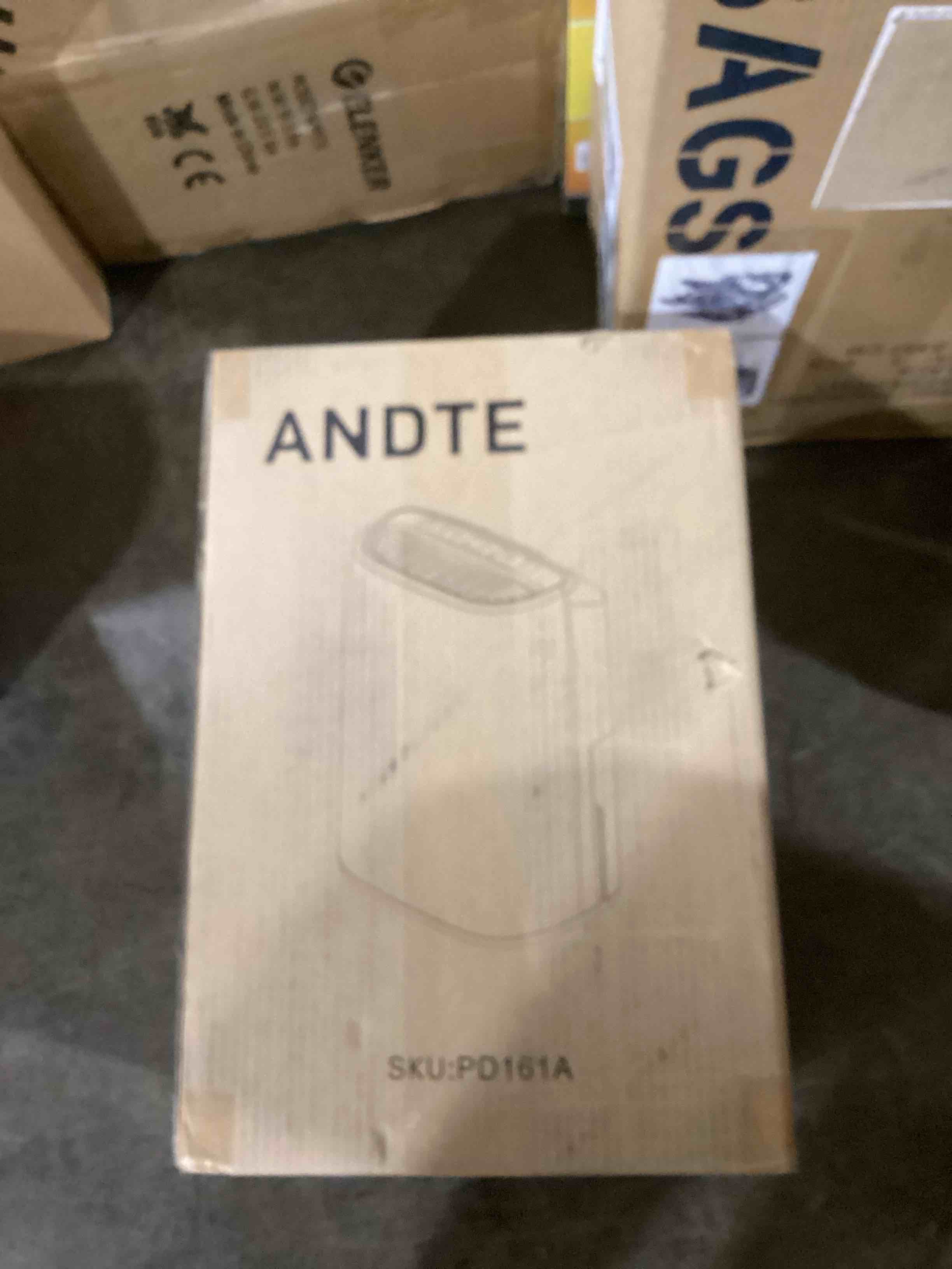 https://s3.amazonaws.com/lotting-images-prod/bidfta/BLU6113547_1716577415331.jpeg