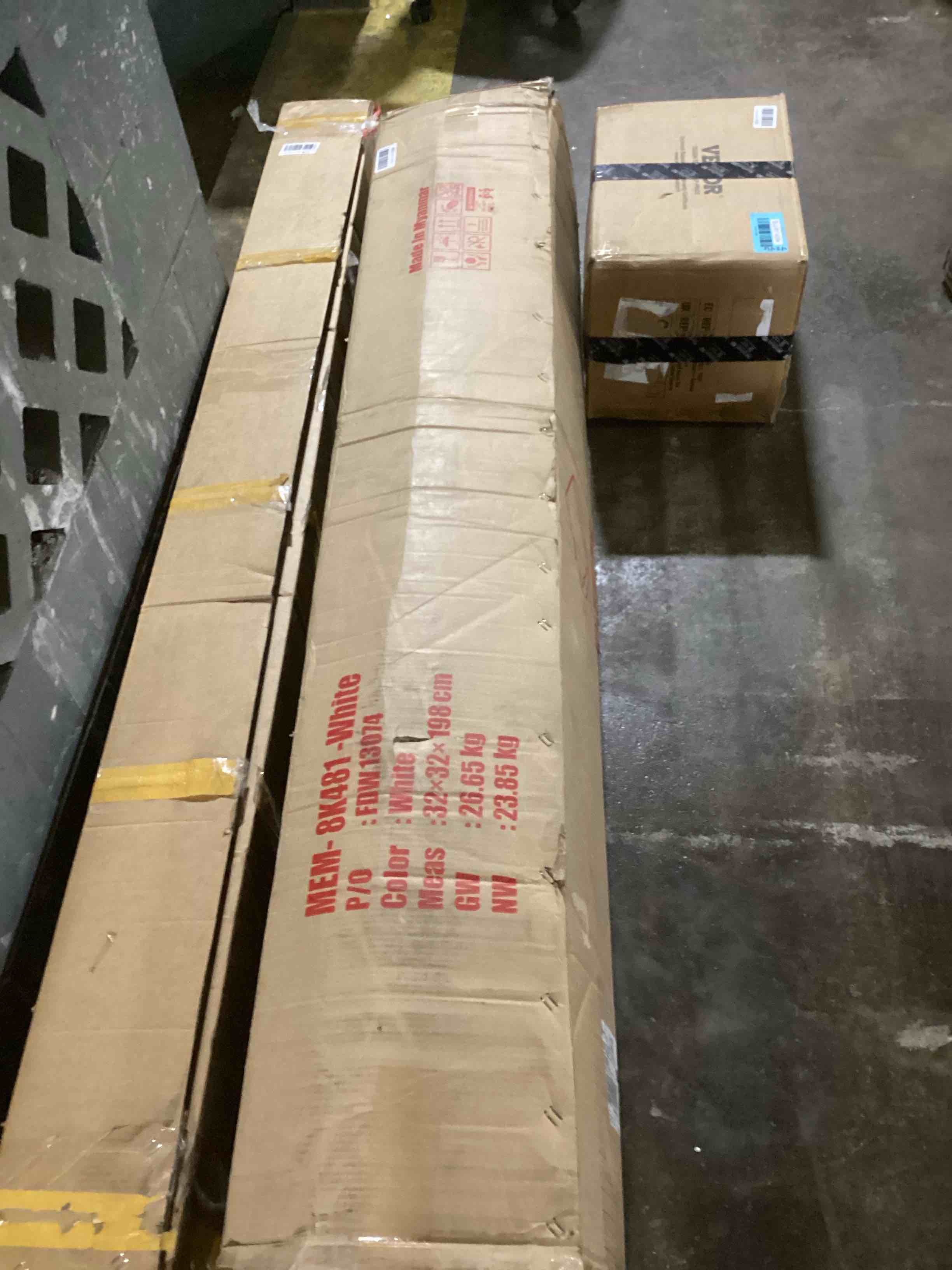 https://s3.amazonaws.com/lotting-images-prod/bidfta/BLU6114393_1717605608569.jpeg