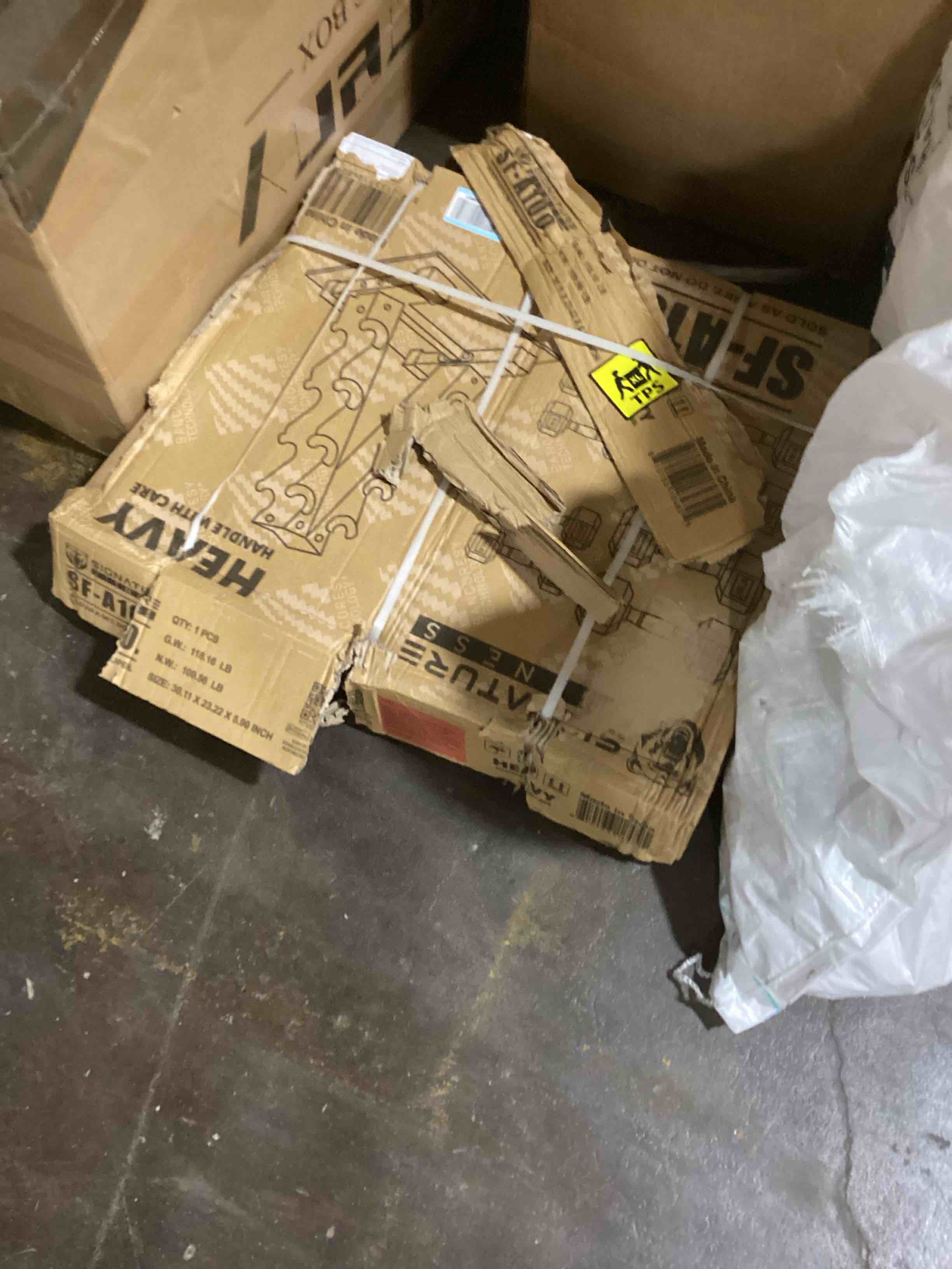 https://s3.amazonaws.com/lotting-images-prod/bidfta/BLU6114420_1717600994566.jpeg