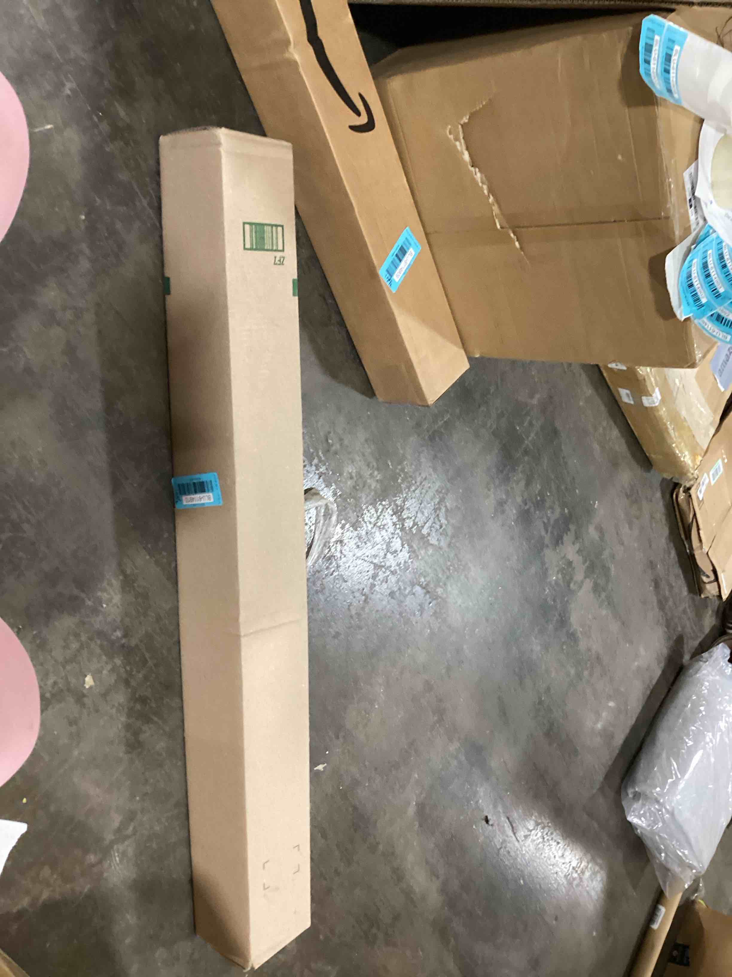 https://s3.amazonaws.com/lotting-images-prod/bidfta/BLU6114910_1715289175734.jpeg