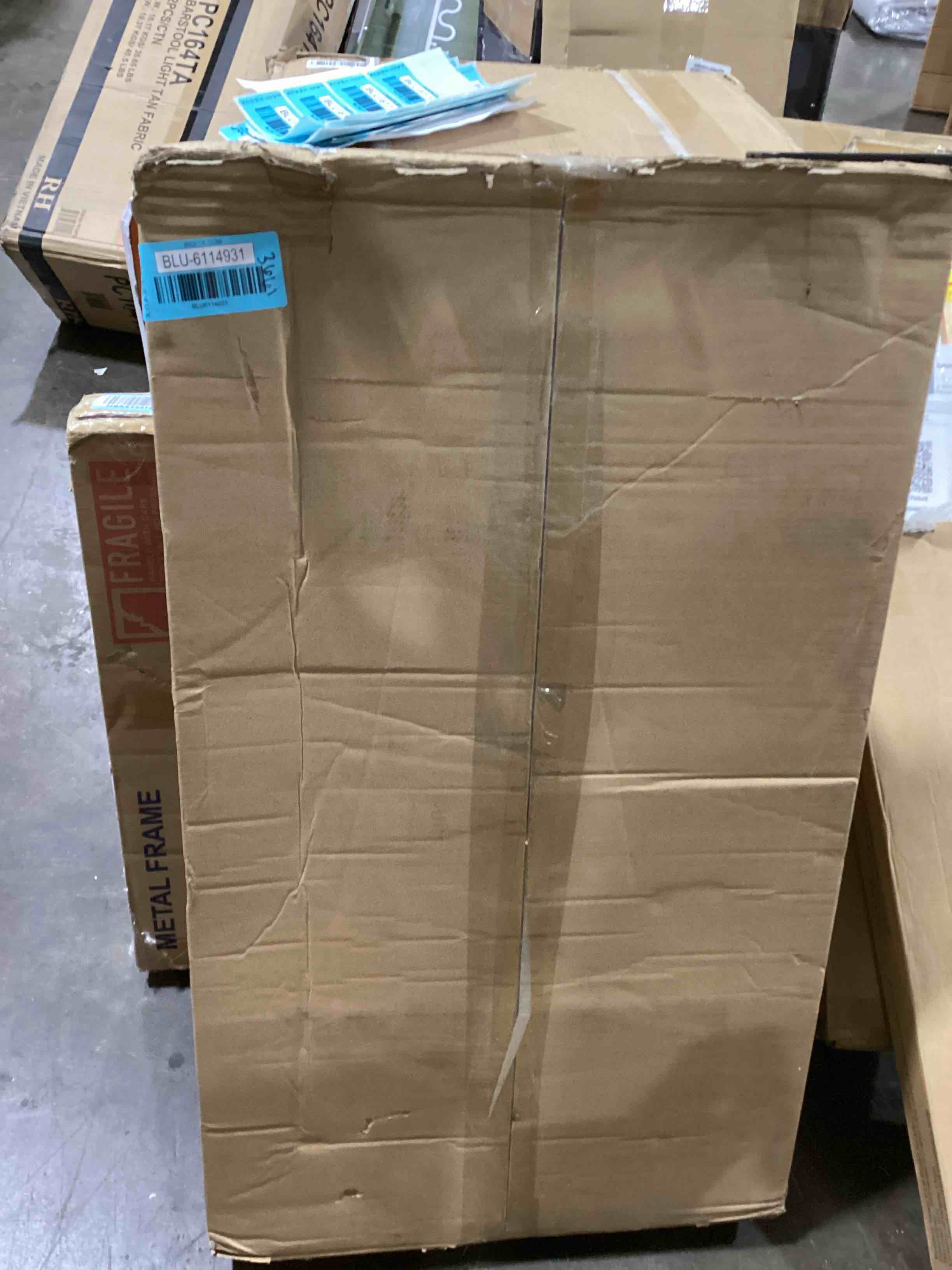 https://s3.amazonaws.com/lotting-images-prod/bidfta/BLU6114931_1715282433797.jpeg
