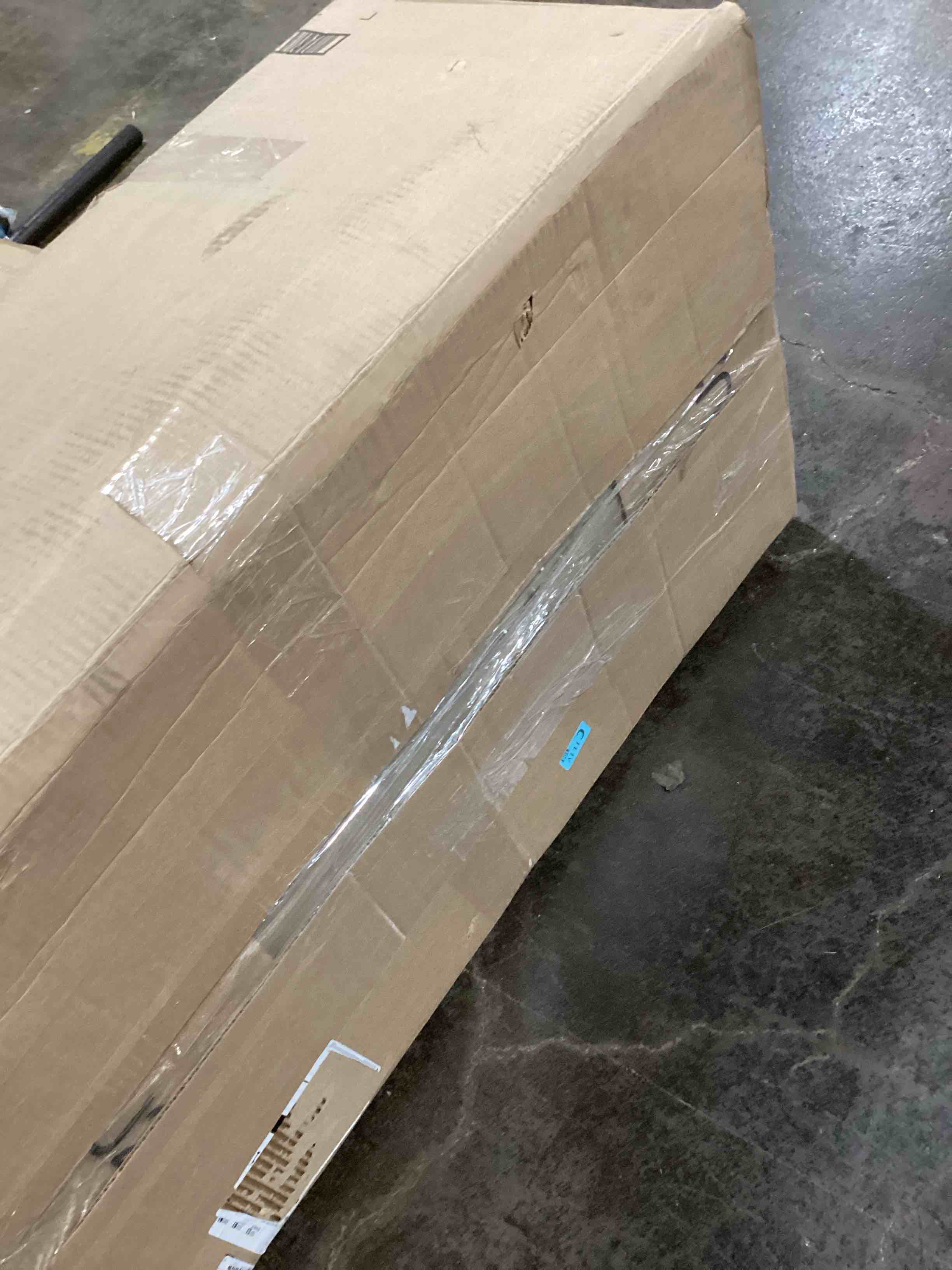 https://s3.amazonaws.com/lotting-images-prod/bidfta/BLU6115544_1716320859881.jpeg