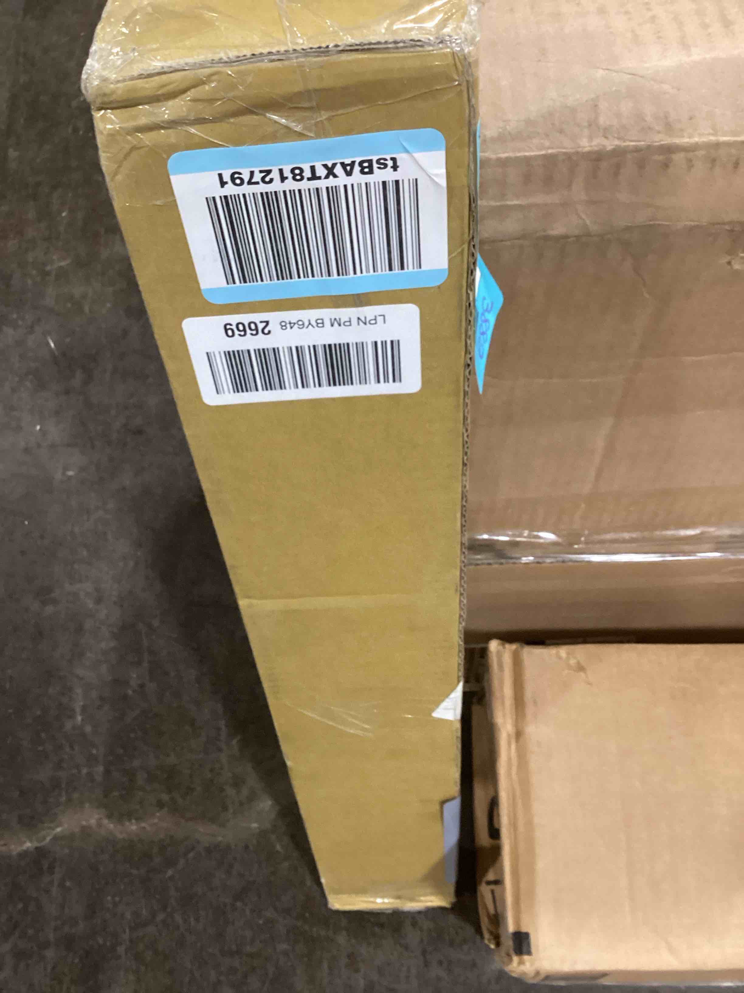 https://s3.amazonaws.com/lotting-images-prod/bidfta/BLU6115552_1716320776189.jpeg