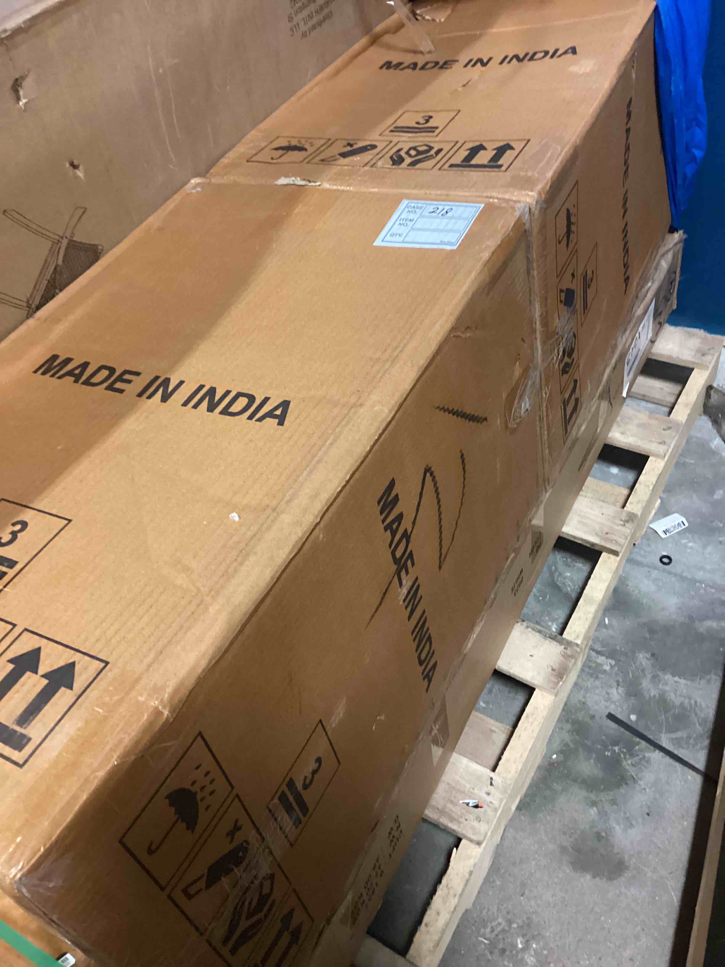 https://s3.amazonaws.com/lotting-images-prod/bidfta/BLU6124155_1712068196474.jpeg