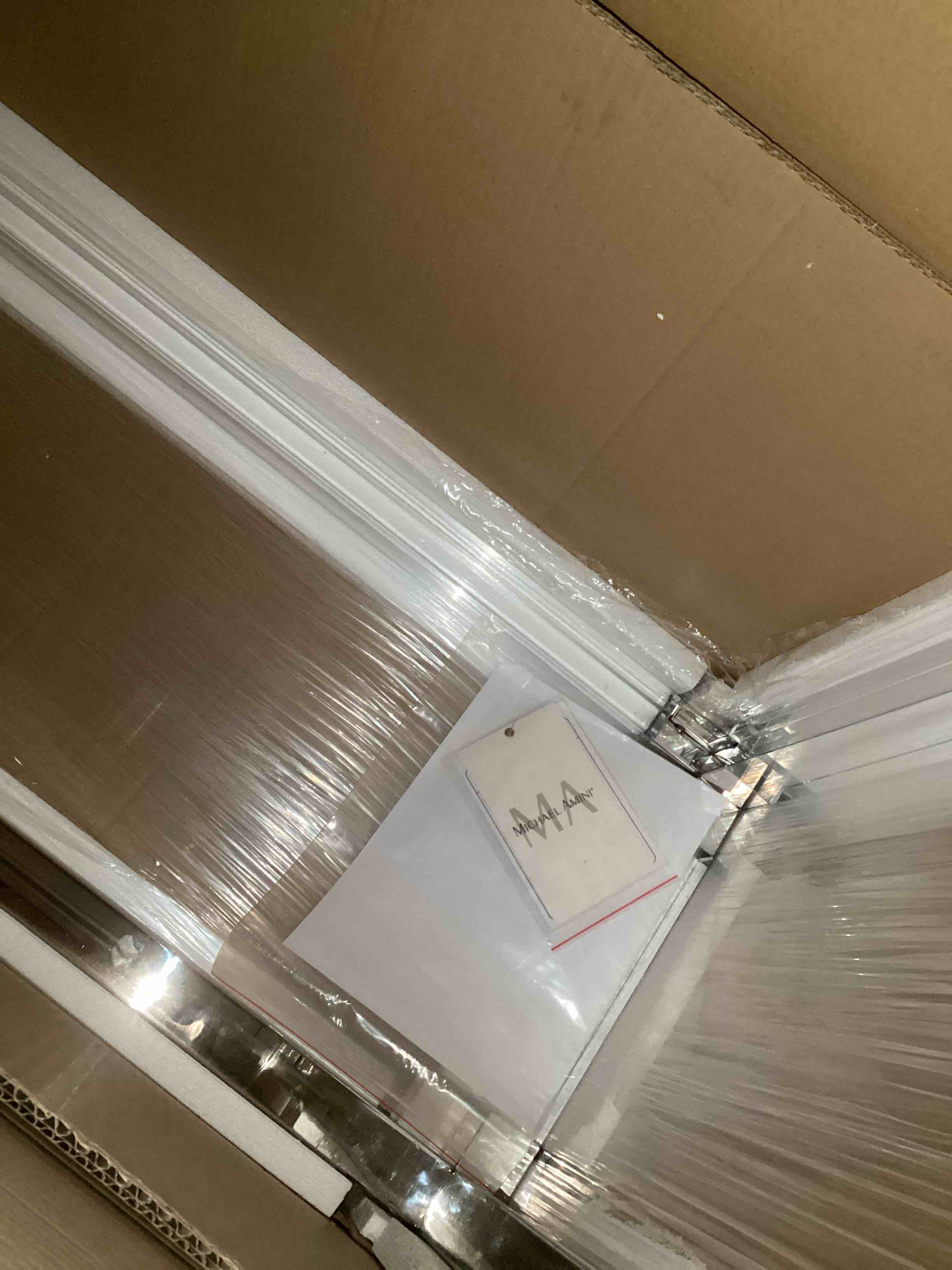 https://s3.amazonaws.com/lotting-images-prod/bidfta/BLU6124163_1712079542650.jpeg