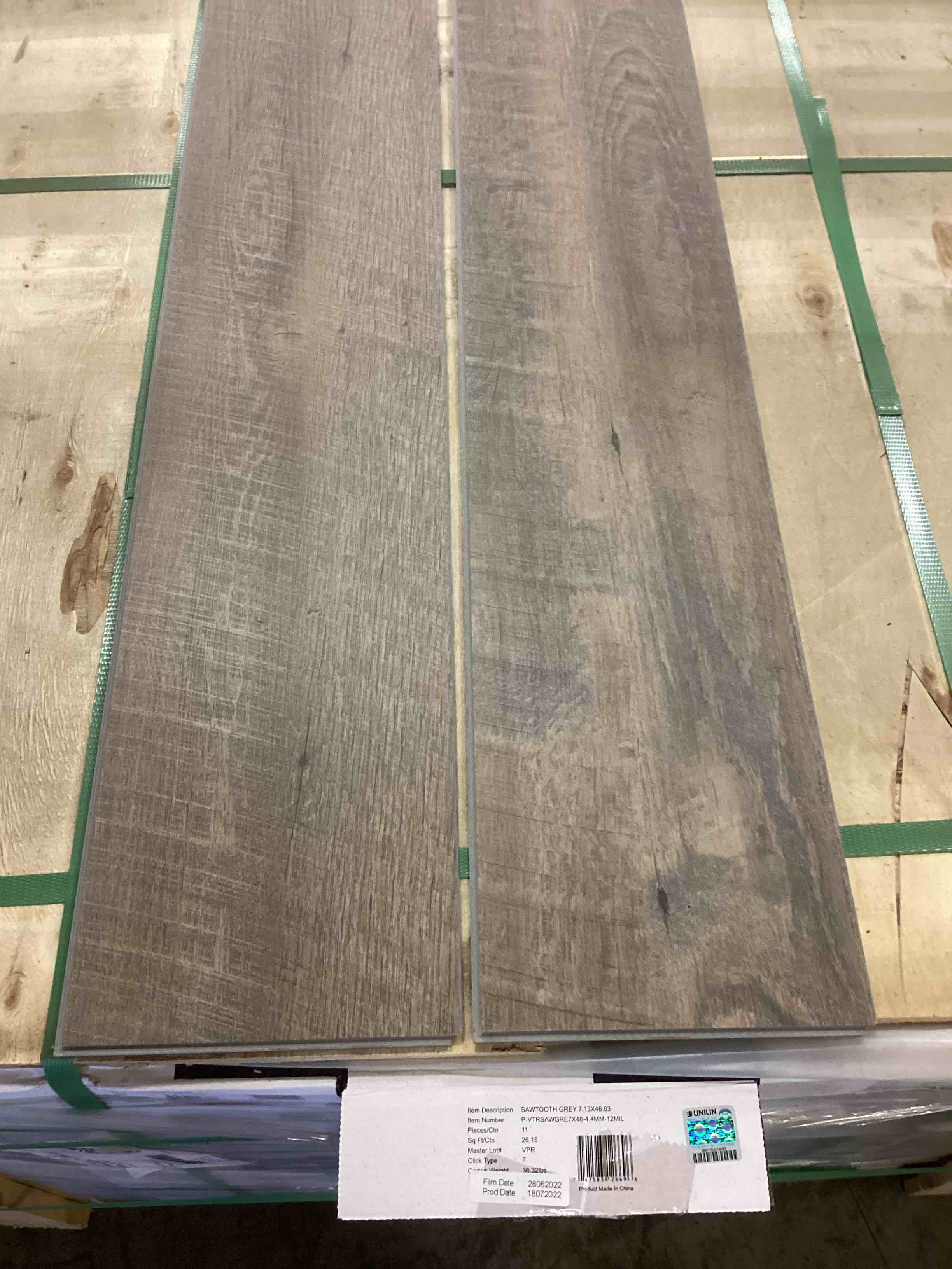27 boxes 706.05 sq ft 7.13 x 48.03 4.4 mm vinyl with attached padding your bid per sq ft 
