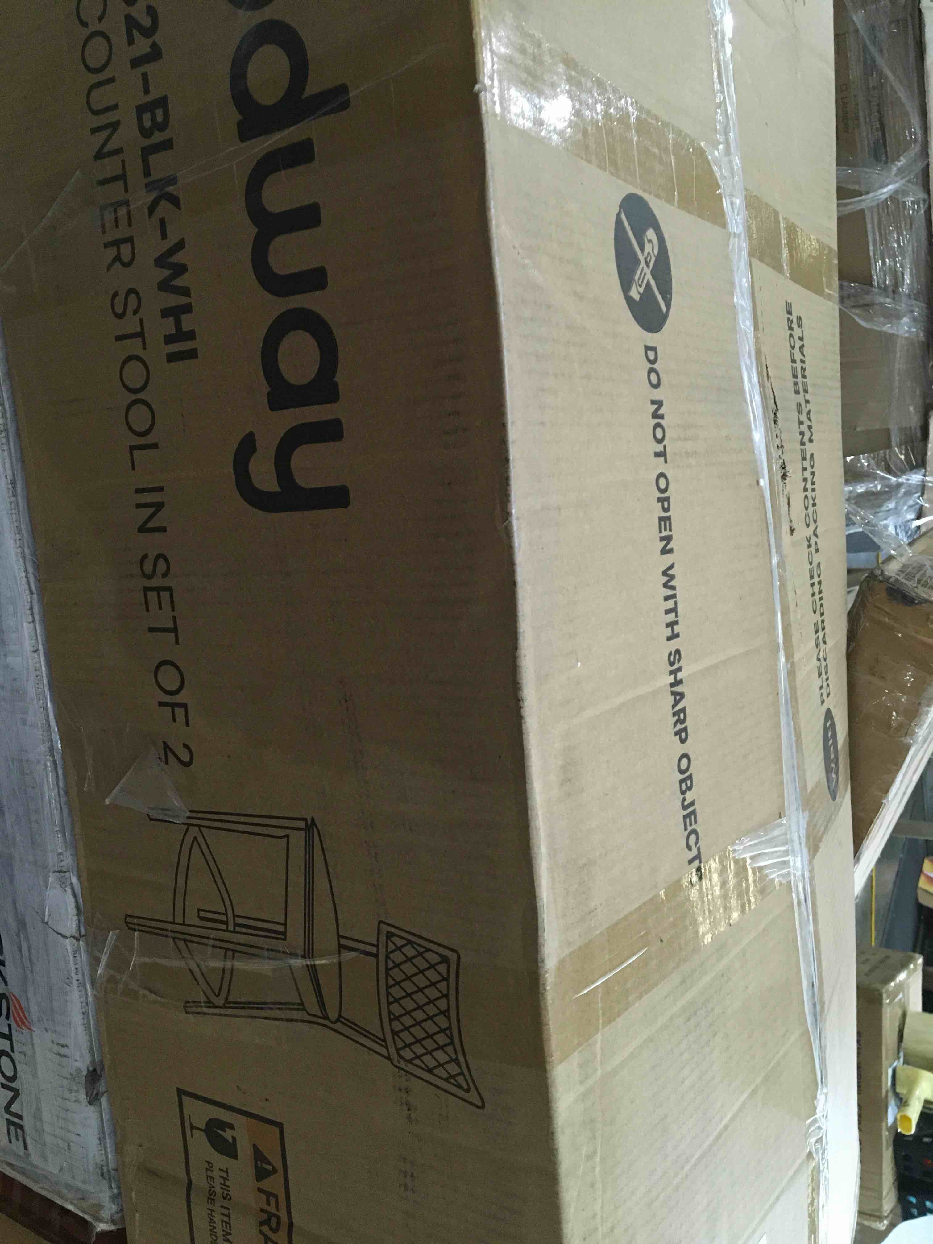 https://s3.amazonaws.com/lotting-images-prod/bidfta/BLU6140286_1720463725432.jpeg