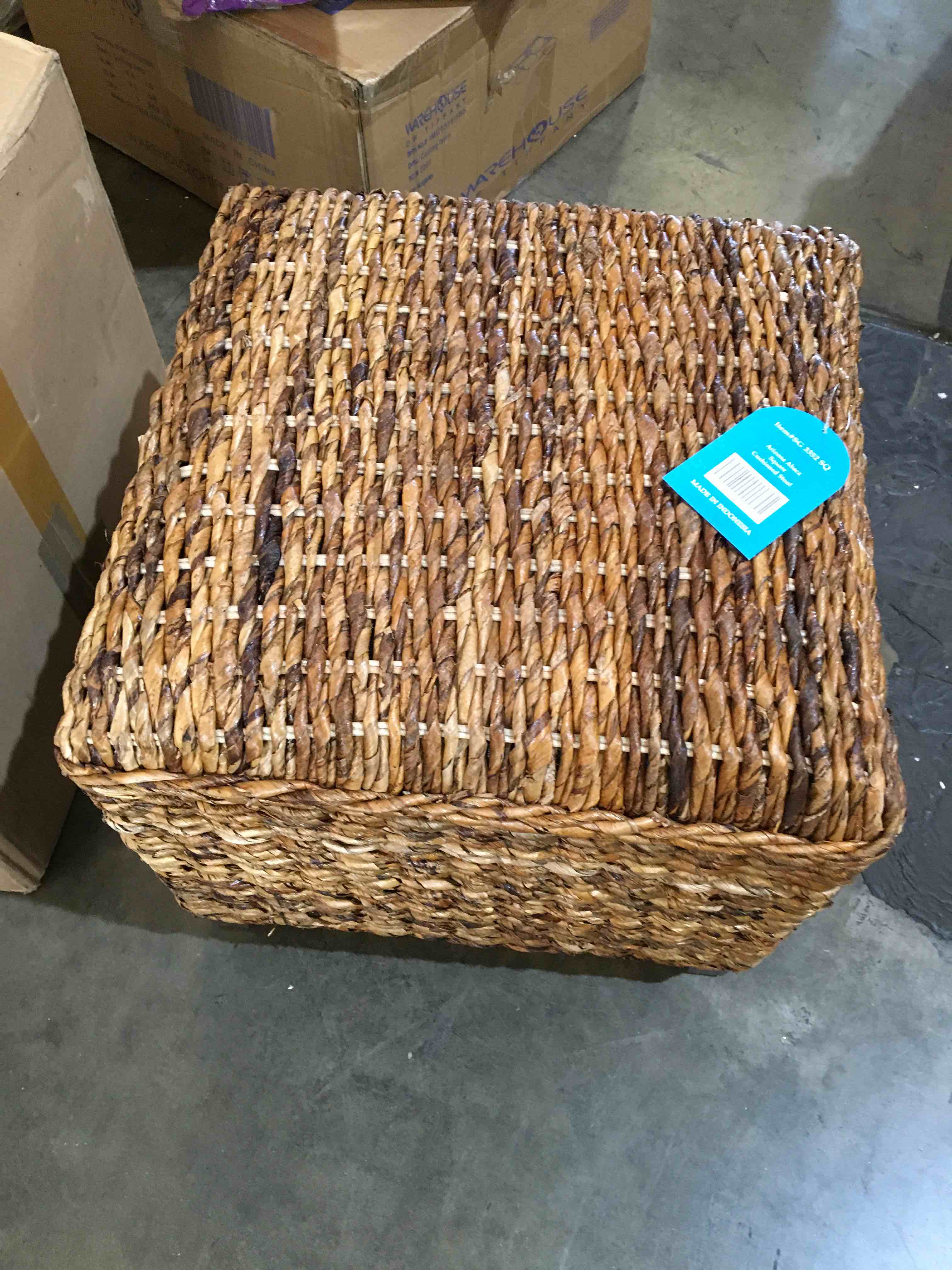 https://s3.amazonaws.com/lotting-images-prod/bidfta/BLU6140978_1721833360963.jpeg