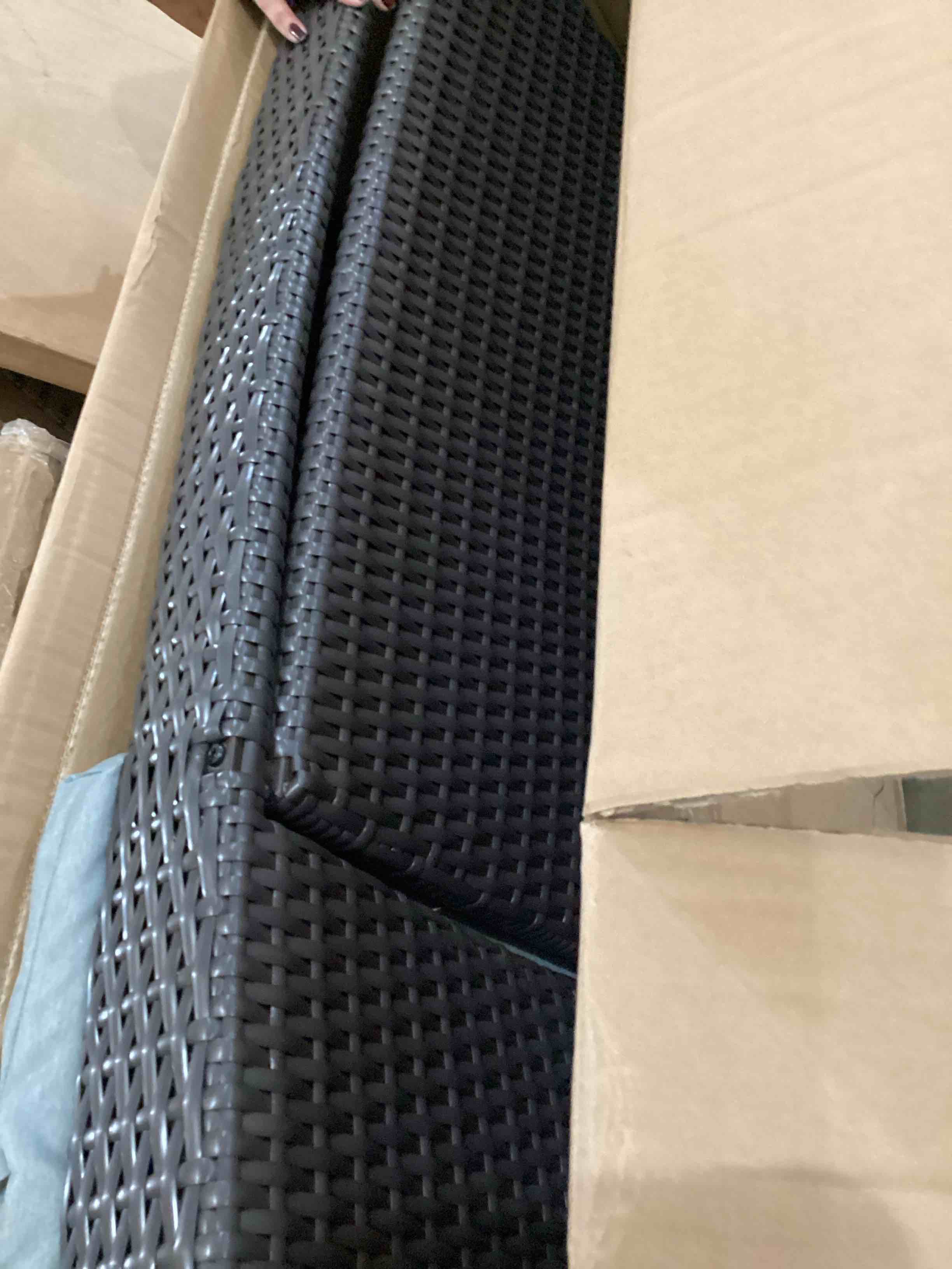 https://s3.amazonaws.com/lotting-images-prod/bidfta/BLU6141608_1720530933571.jpeg