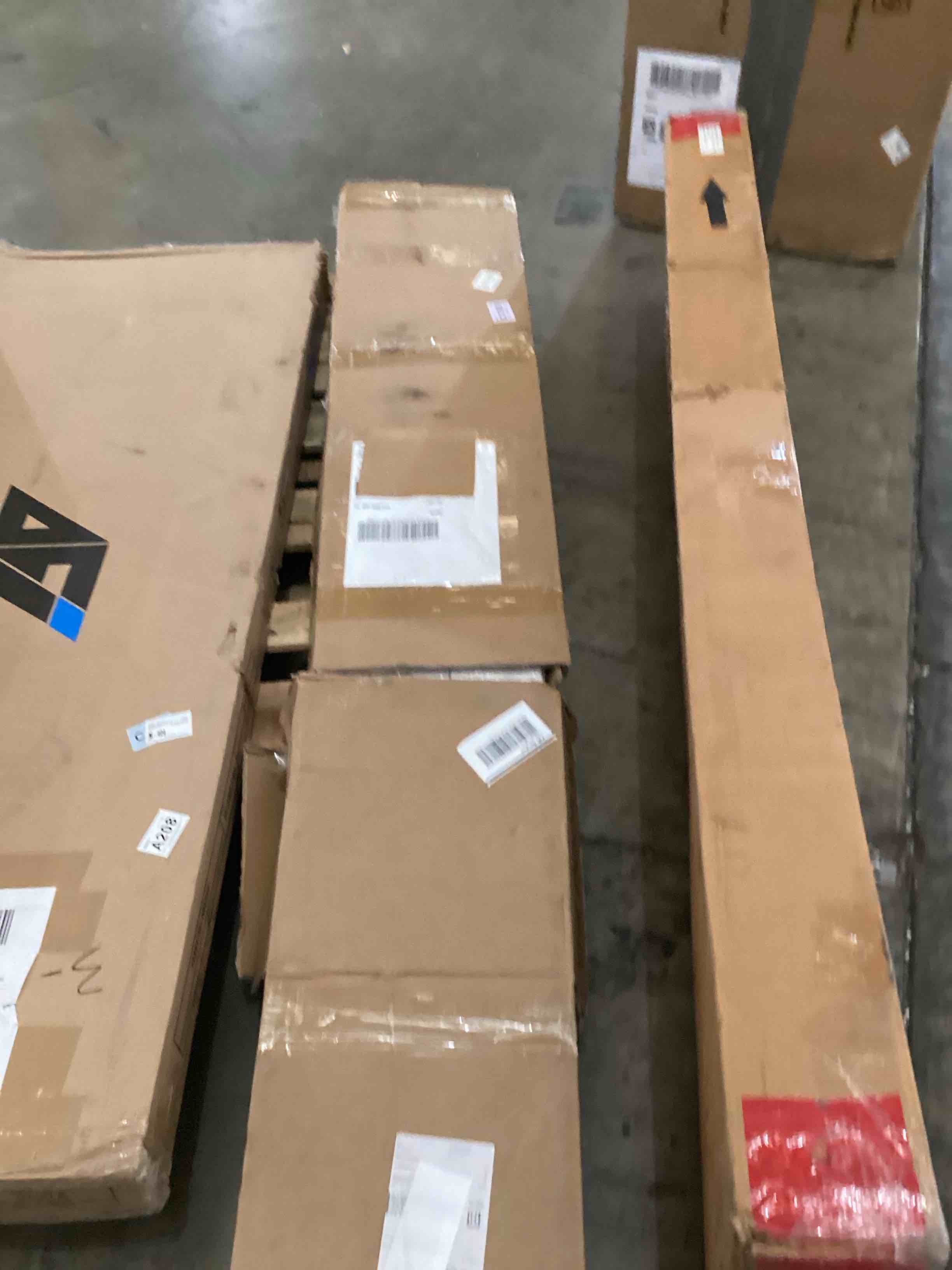 https://s3.amazonaws.com/lotting-images-prod/bidfta/BLU6142766_1724094071357.jpeg